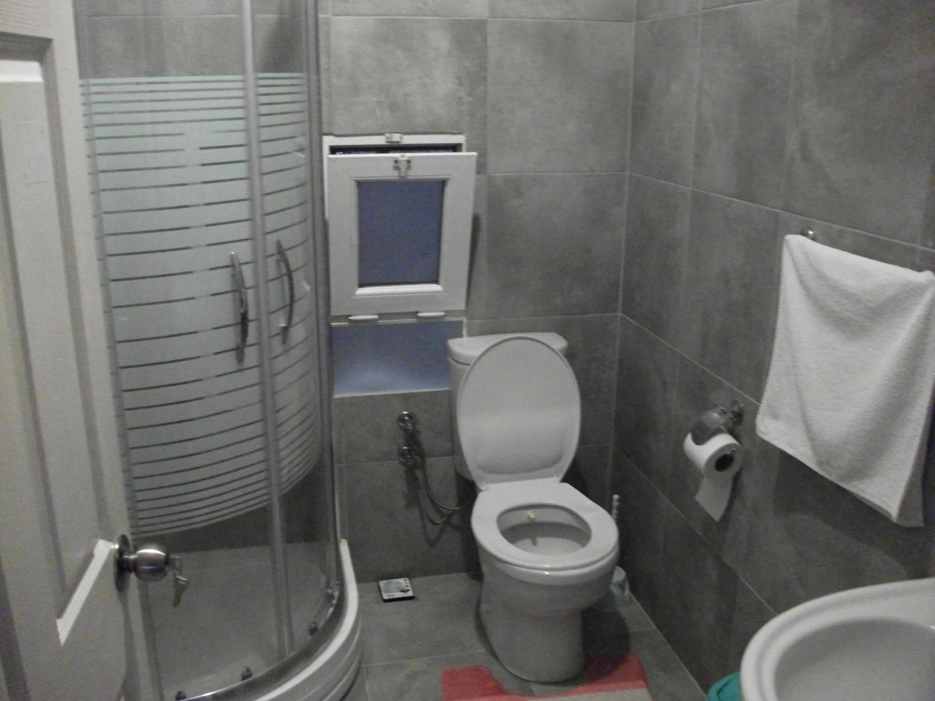 Bathroom in Ernur Pension