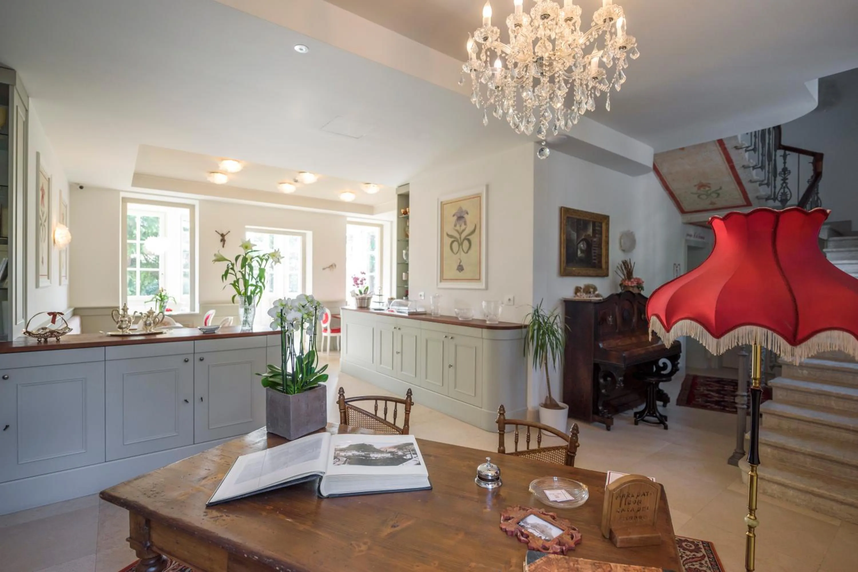 Lobby or reception in Villa Italia Luxury Suites and Apartments