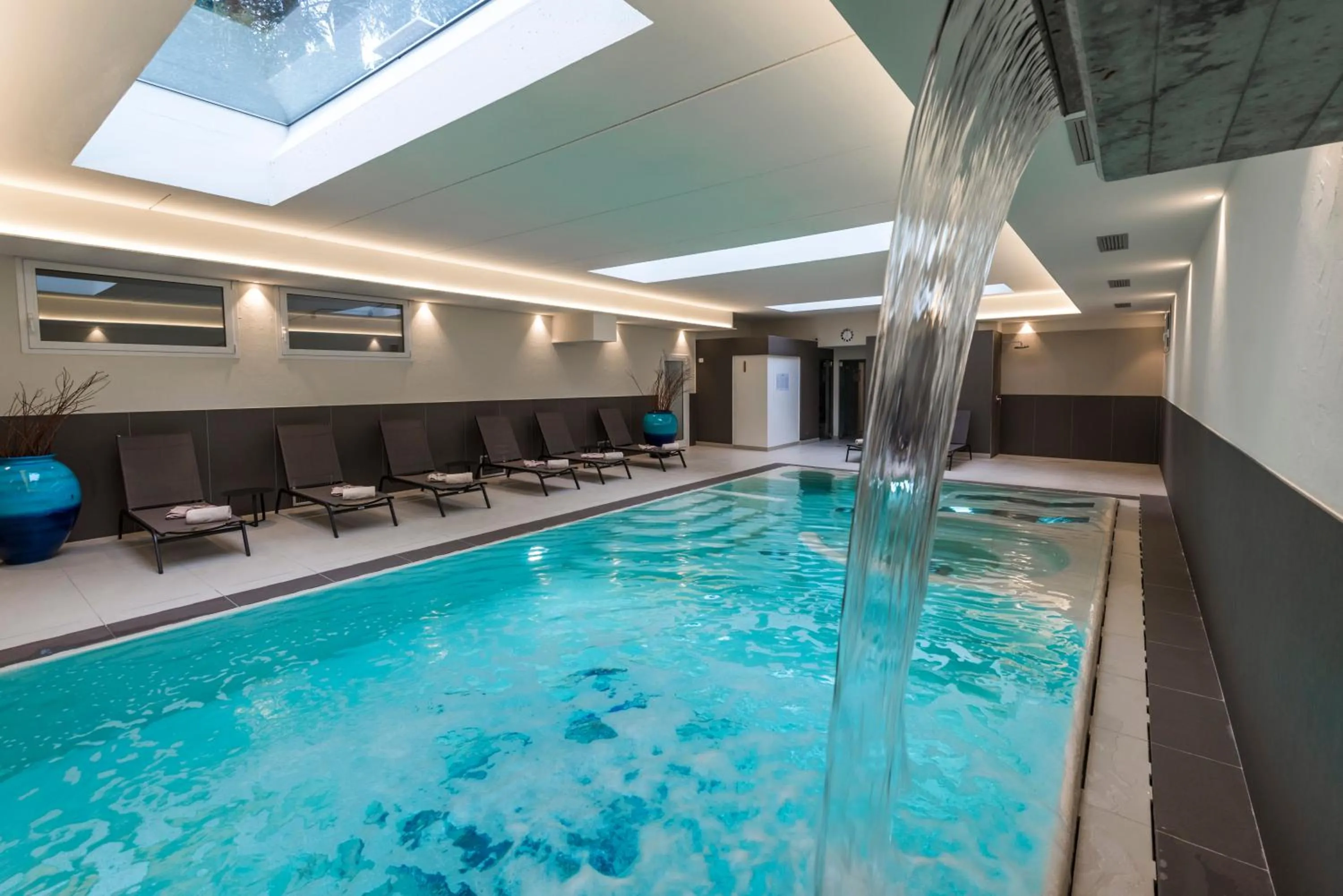 Swimming pool in Villa Italia Luxury Suites and Apartments