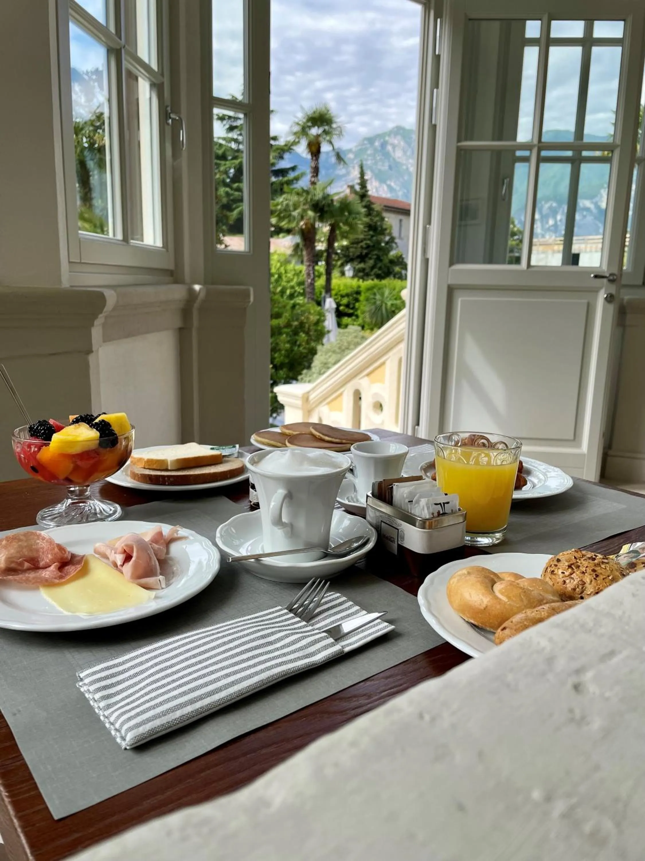 Restaurant/places to eat in Villa Italia Luxury Suites and Apartments