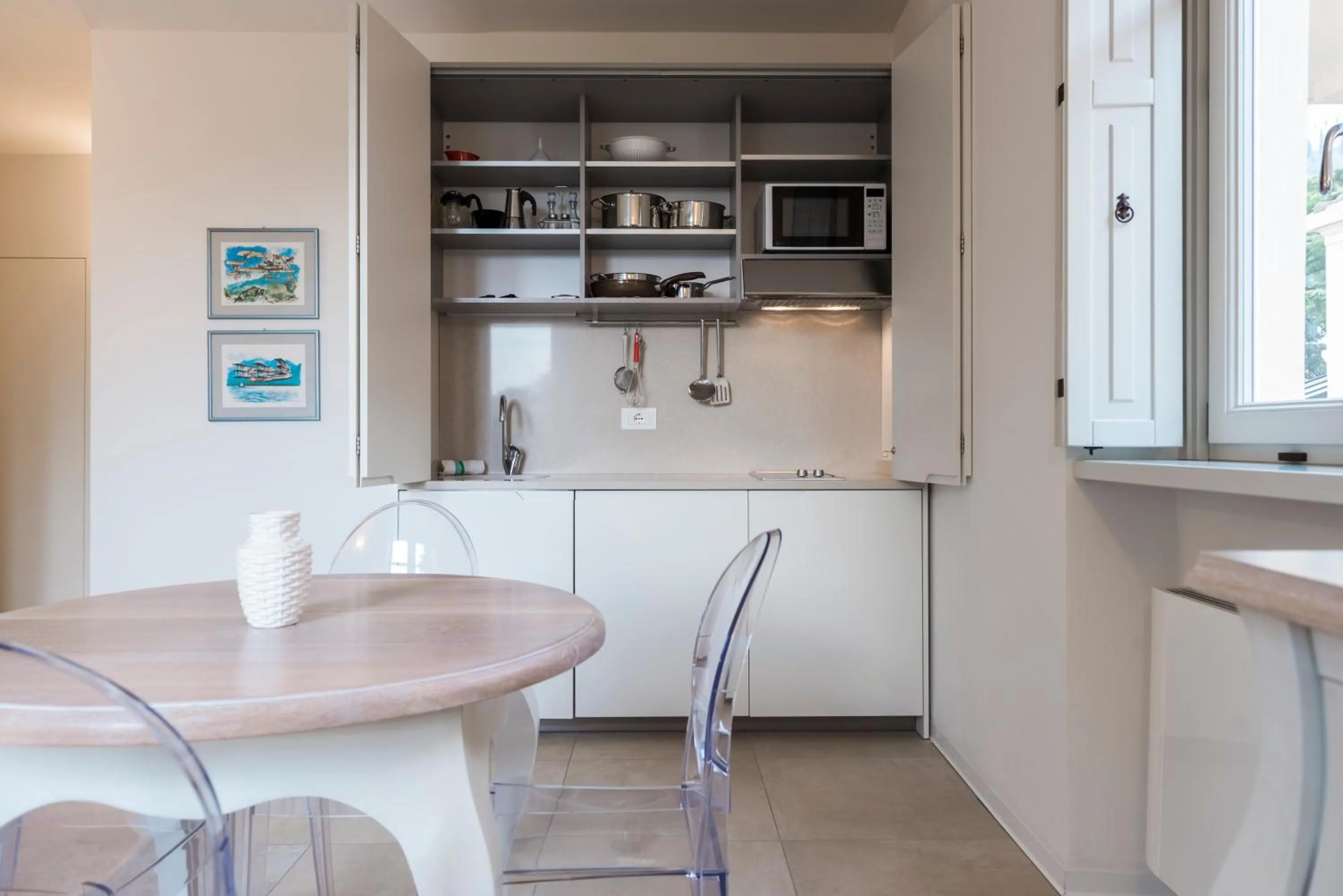 Kitchen or kitchenette in Villa Italia Luxury Suites and Apartments