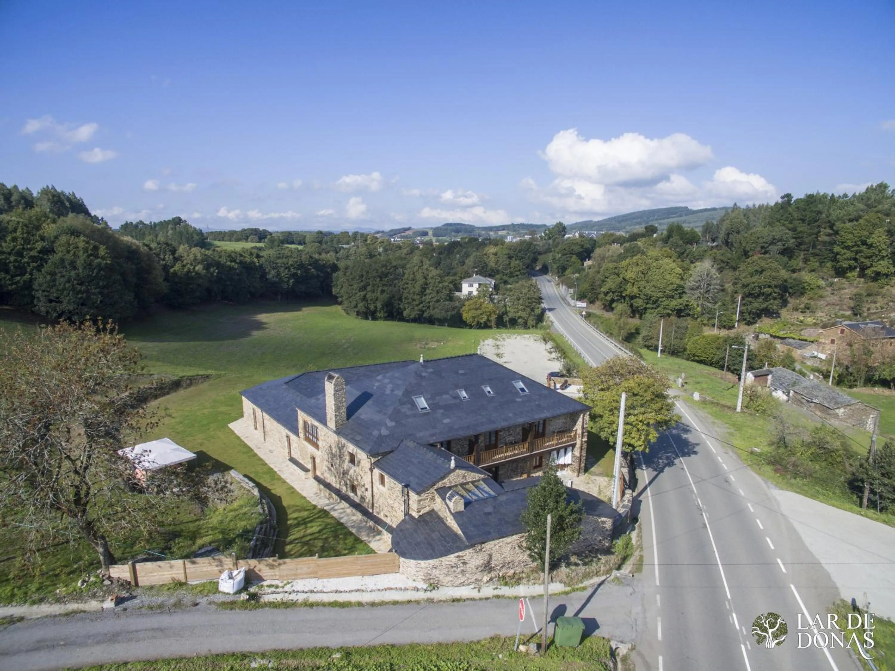 Property building in Lar de Donas