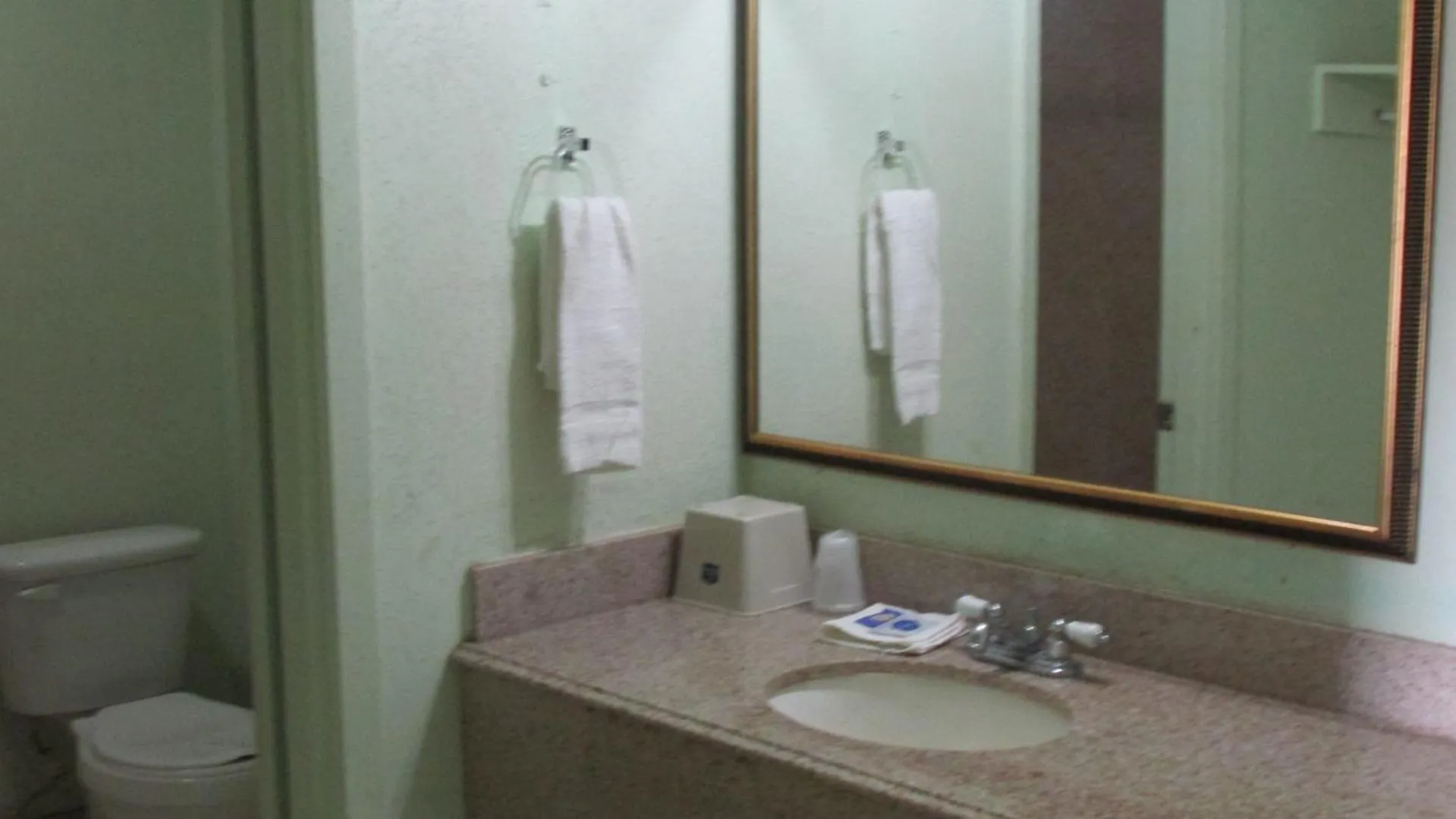 Bathroom in Sportsman's Motel