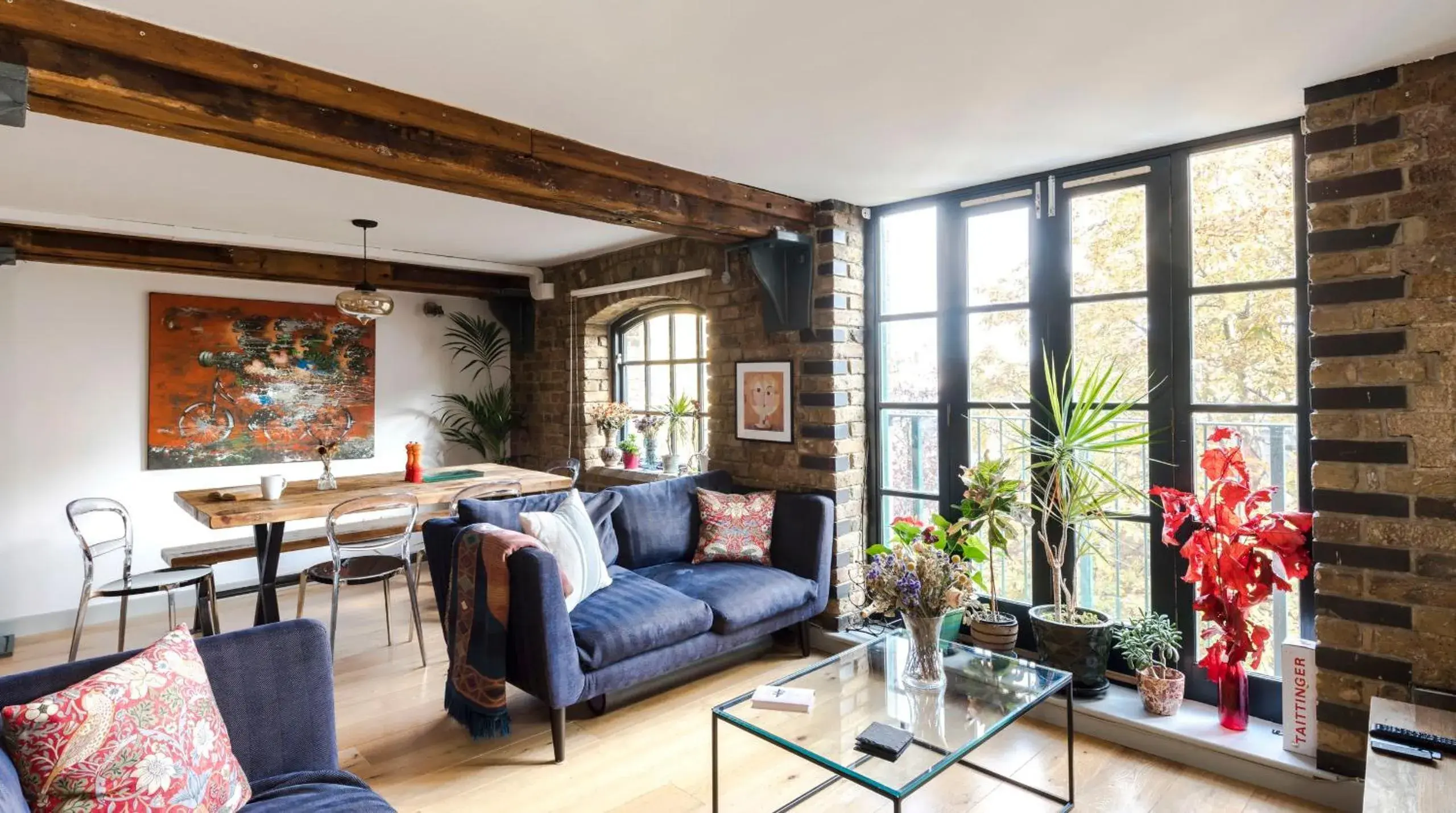 Stunning 2-Bed Converted Warehouse - Sleeps 4 Stunning 2-Bed Converted Warehouse - Sleeps 4