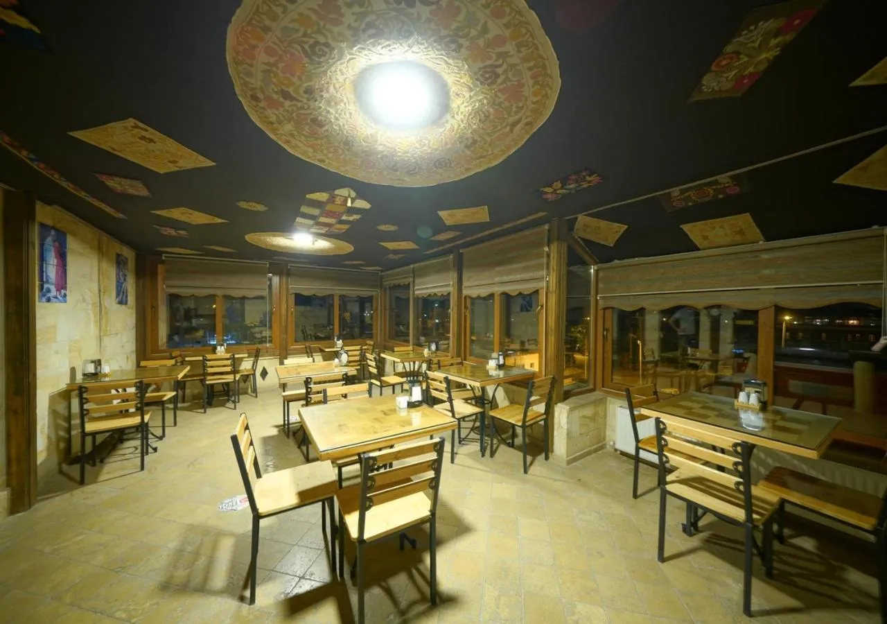 Restaurant/places to eat in ShoeString Stone House