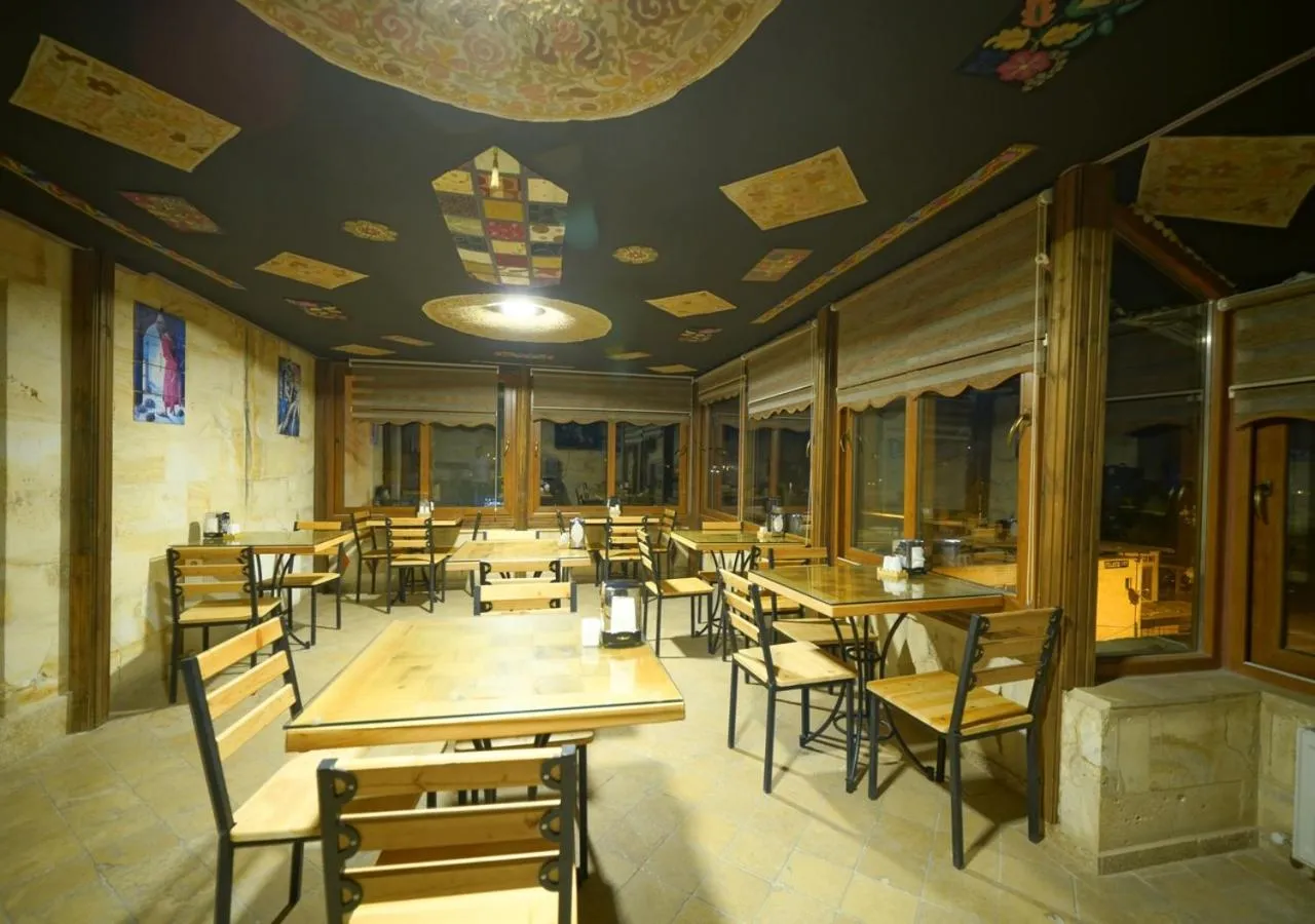 Restaurant/places to eat in ShoeString Stone House