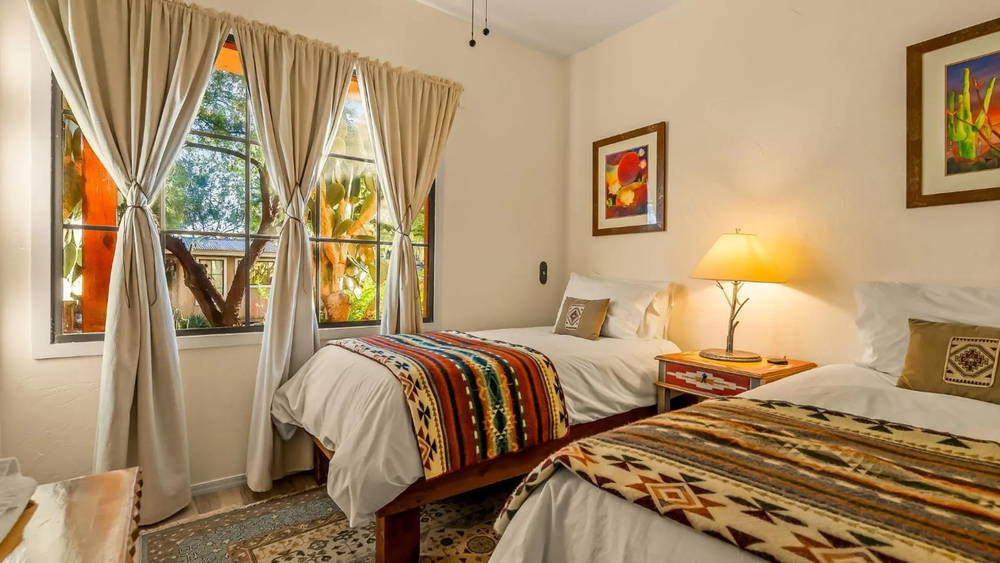 Bed in Tubac Country Inn