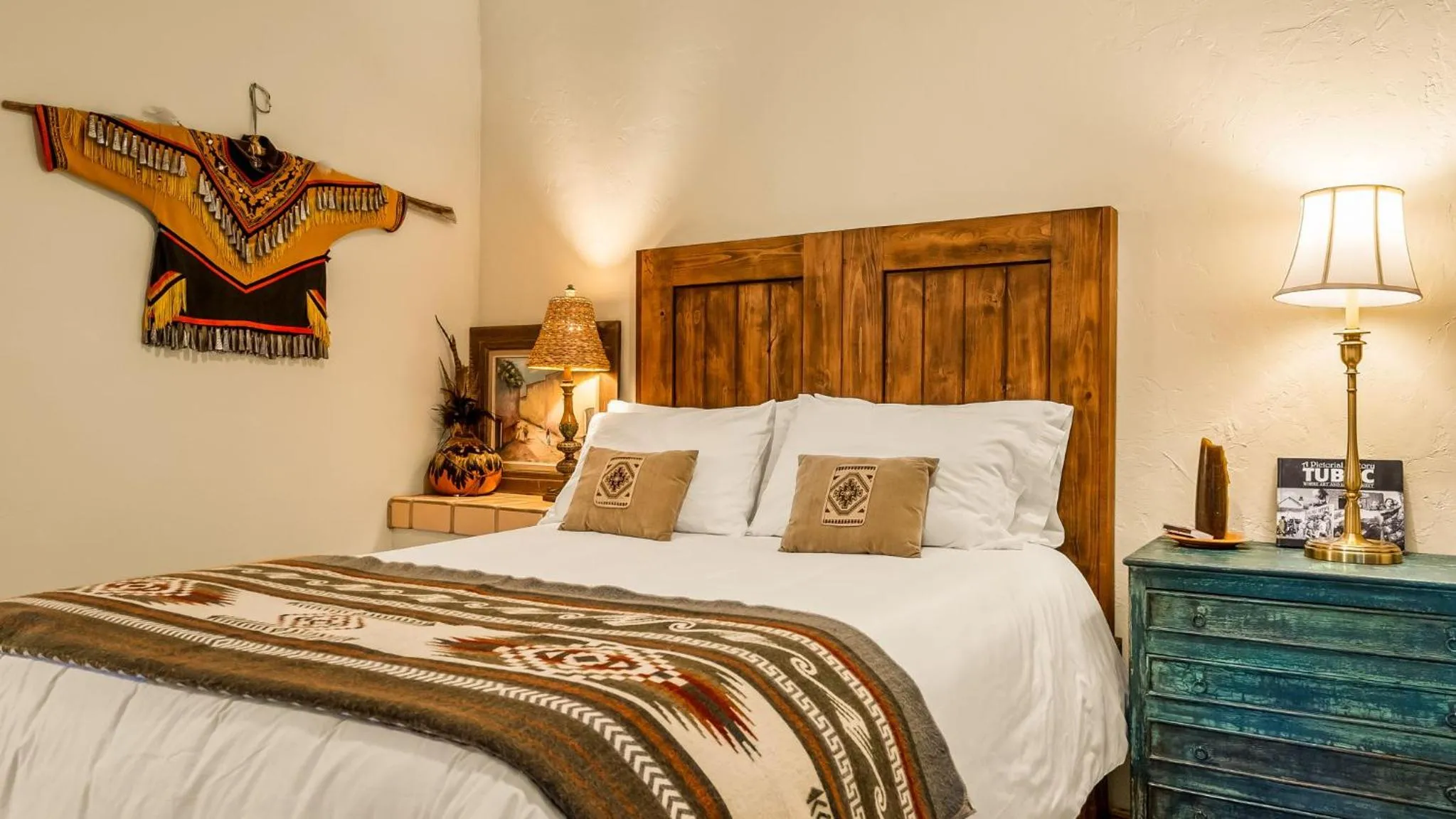 Bed in Tubac Country Inn