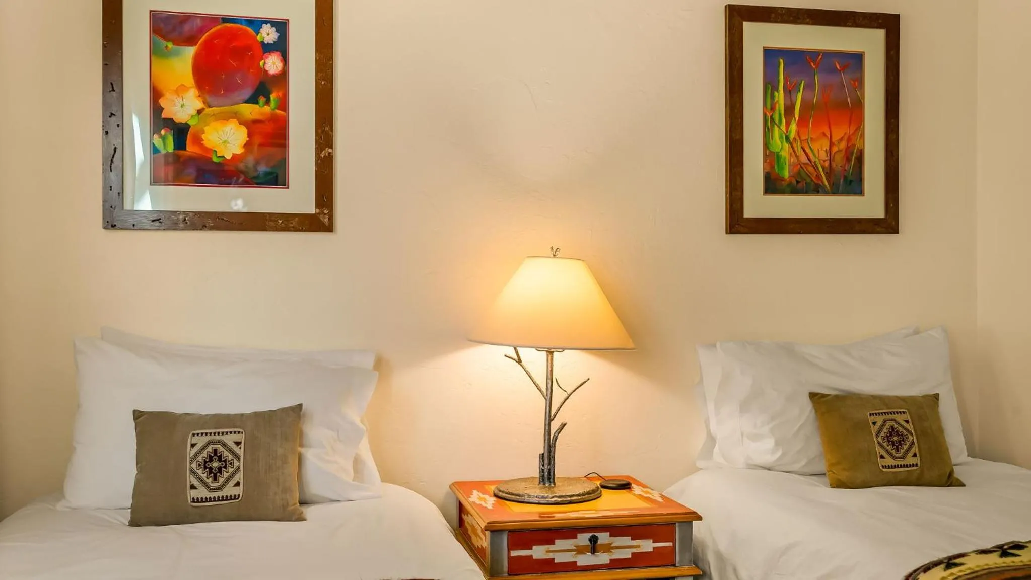 Bed in Tubac Country Inn
