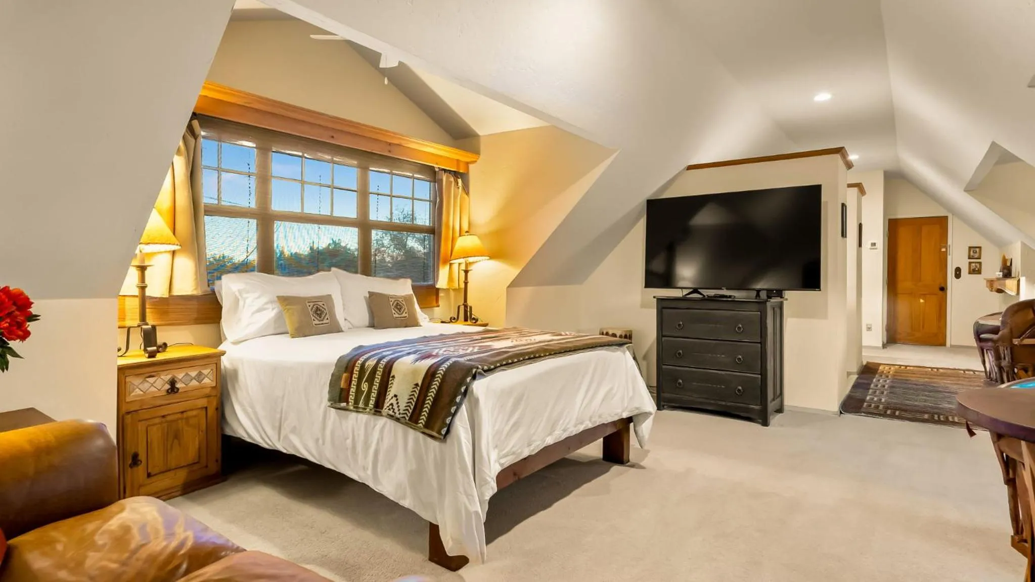 Bed in Tubac Country Inn
