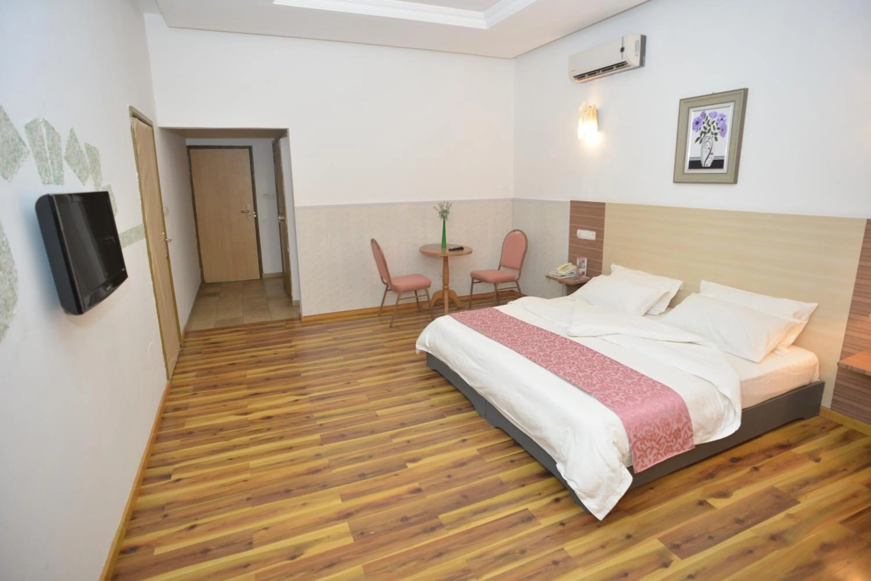 Bedroom in Jess Hotel