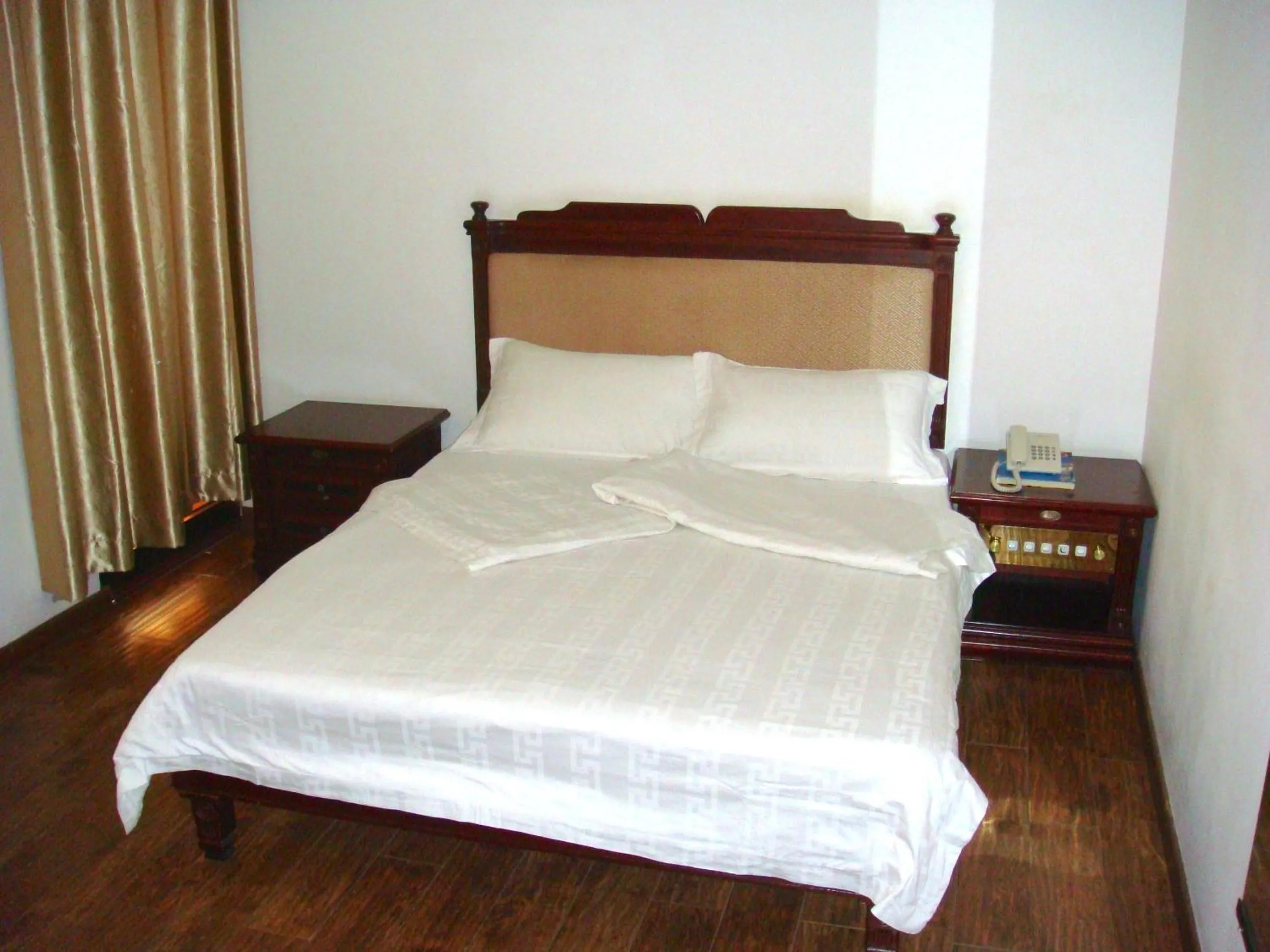 Bedroom in Jess Hotel