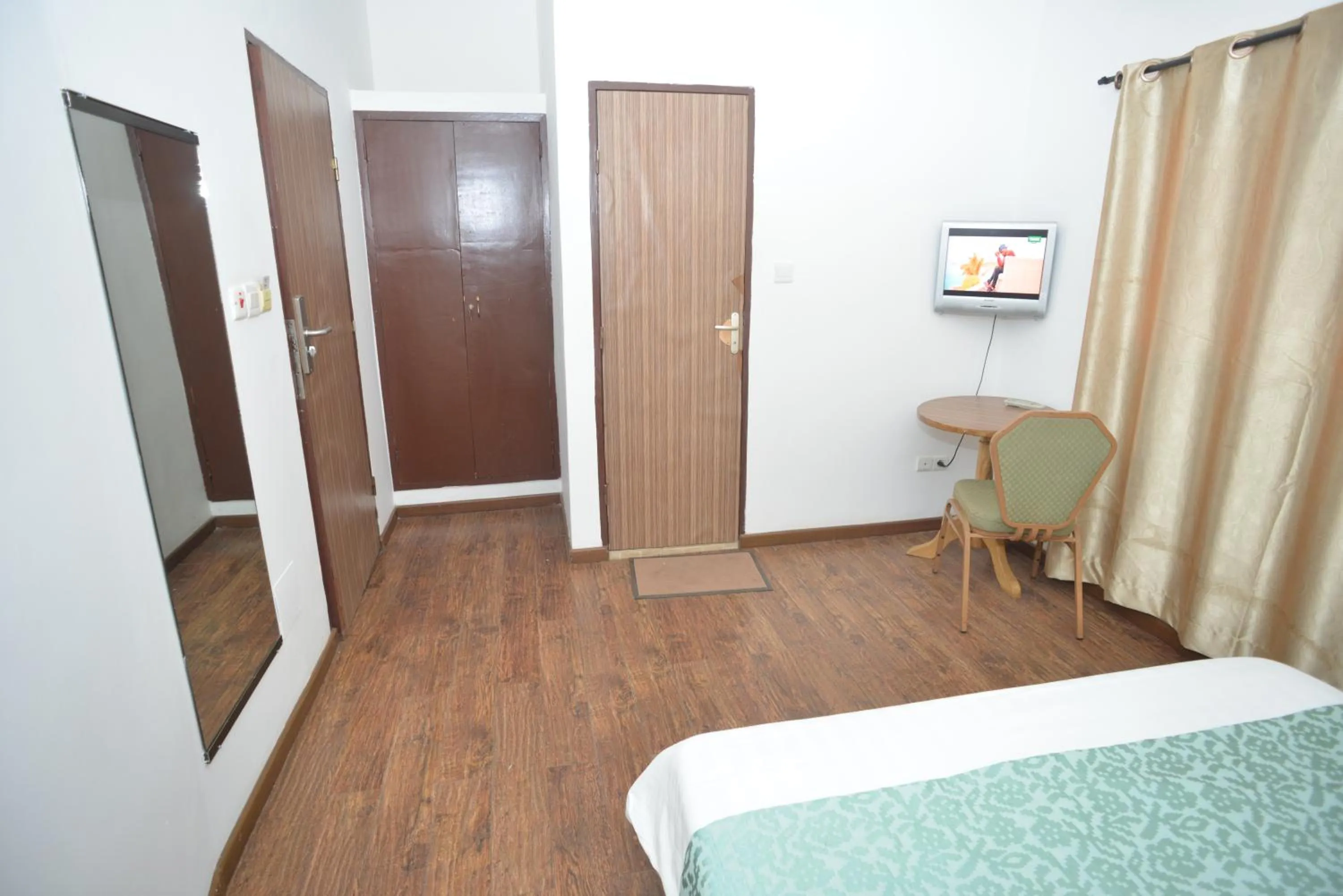 Bedroom in Jess Hotel