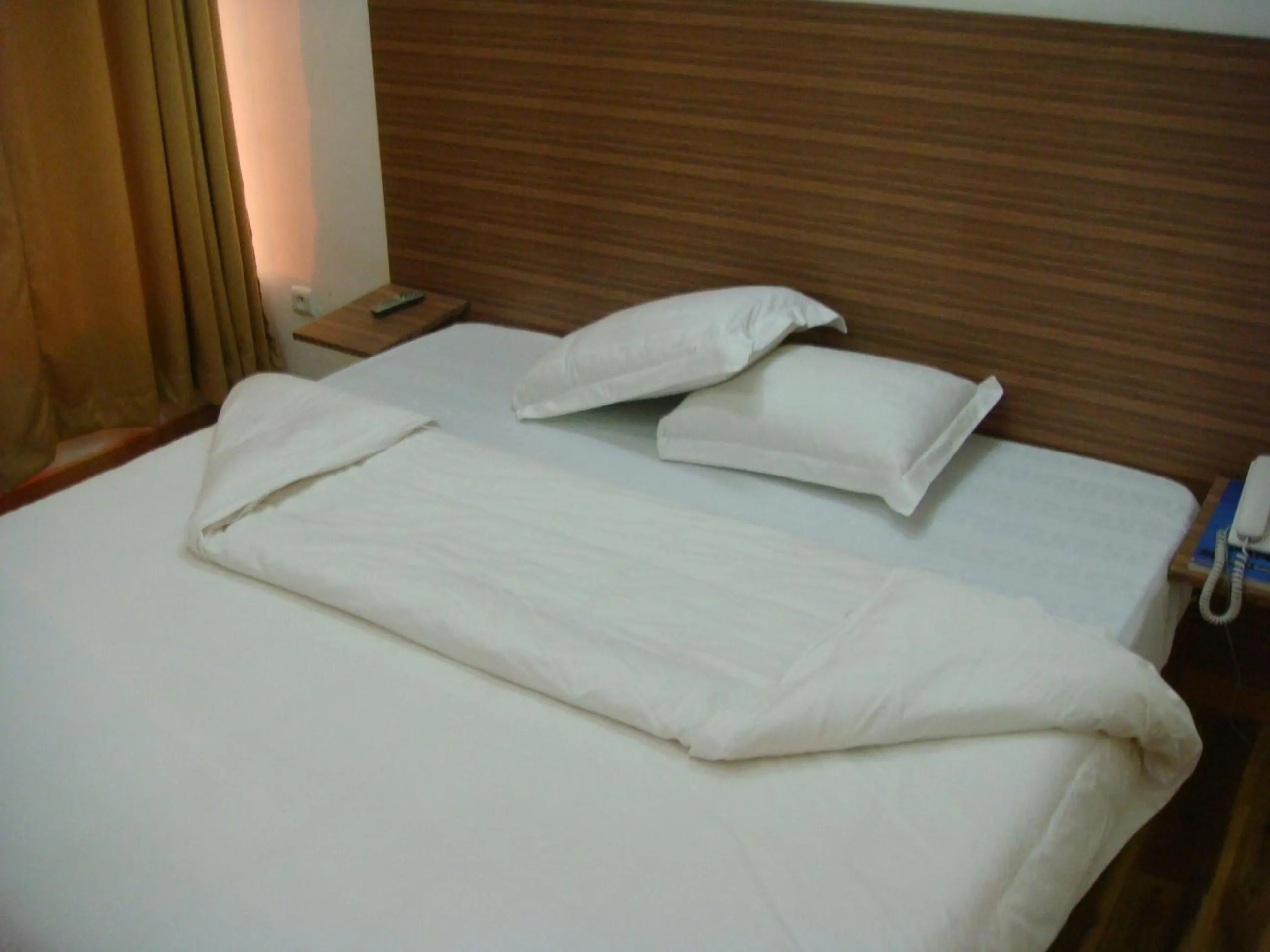 Bedroom in Jess Hotel