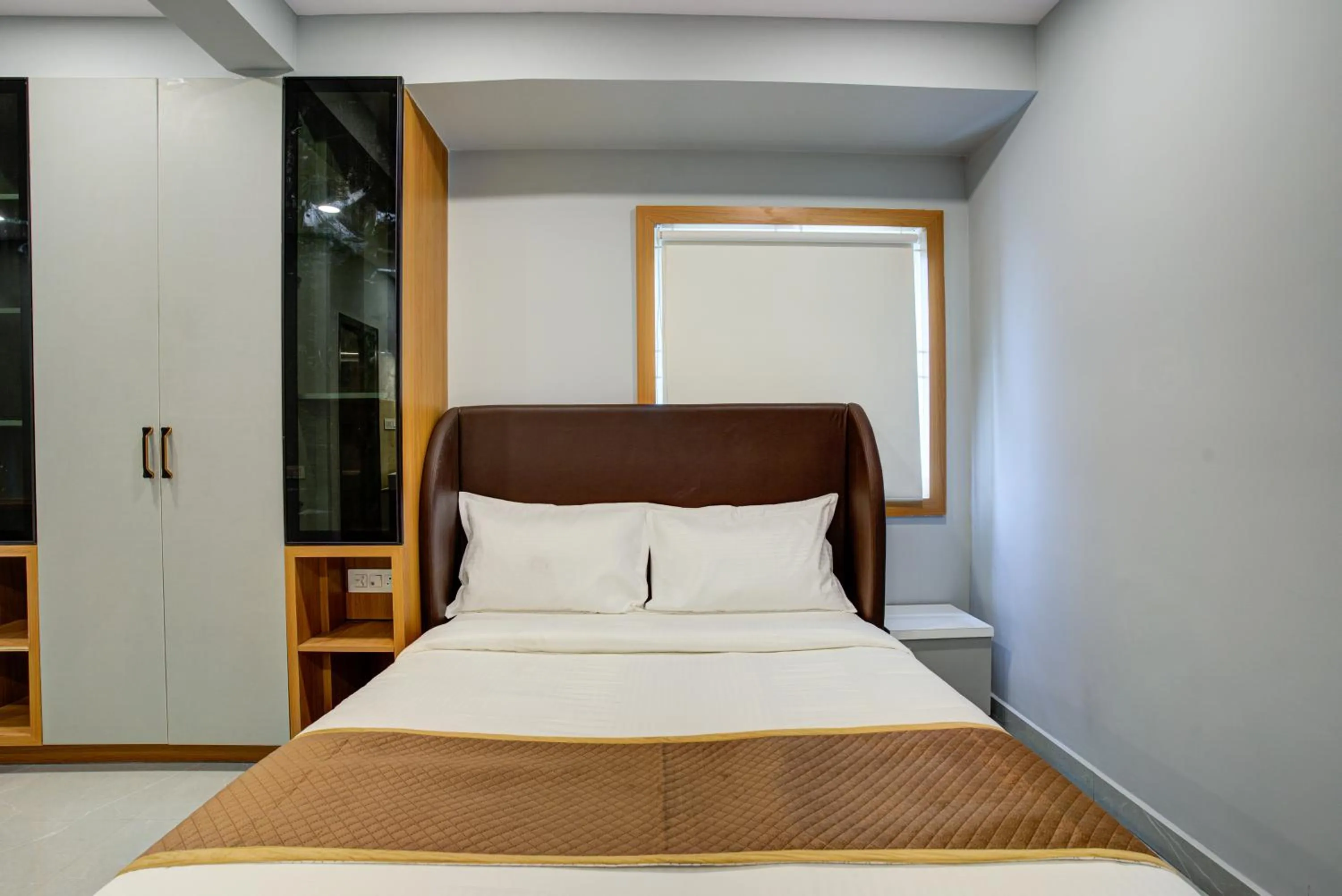Bed in Hotel Well Suites Near Electronic City 400 Mtr