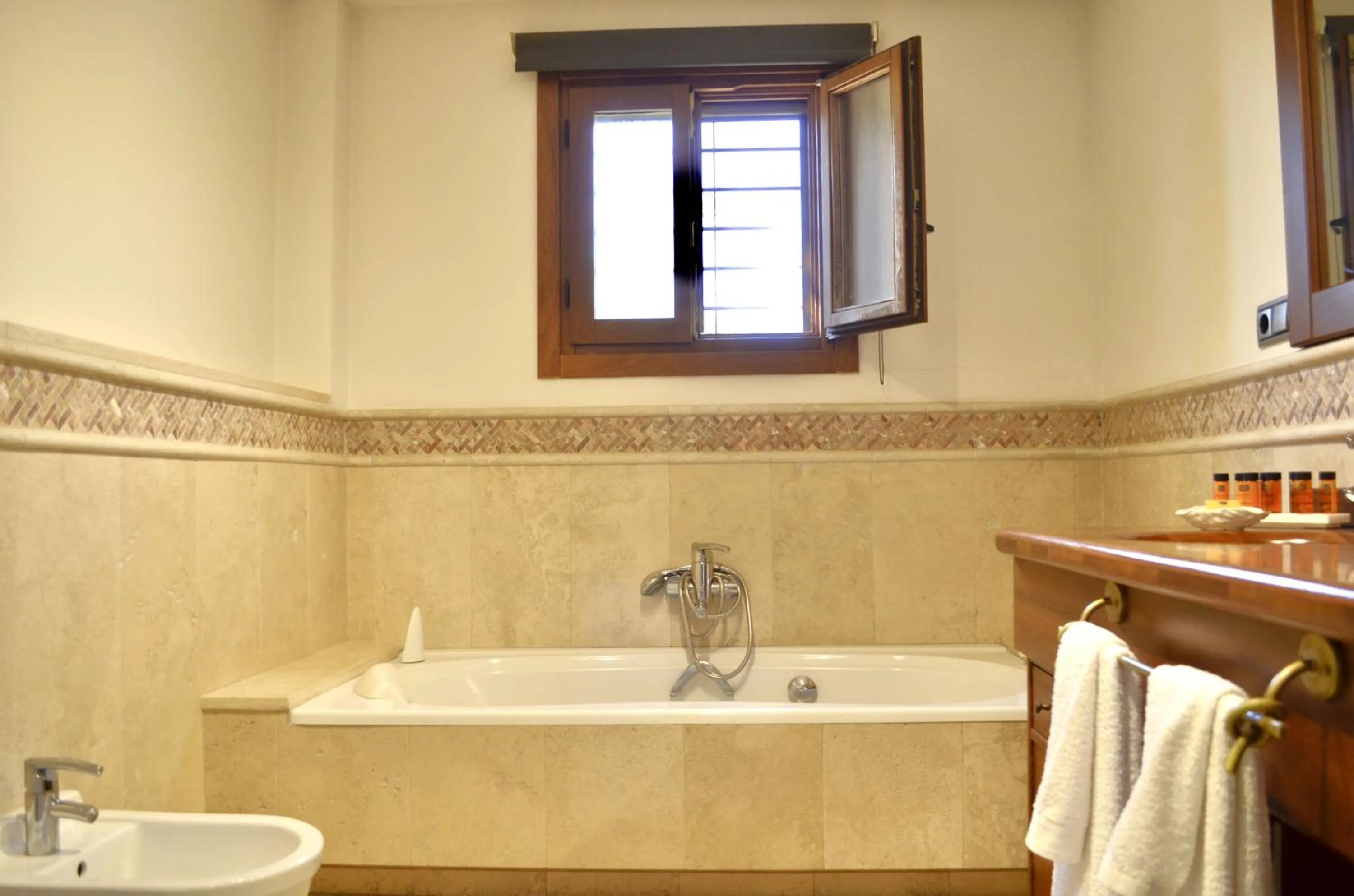 Hot Tub in Hotel La Gastrocasa - Adults Only