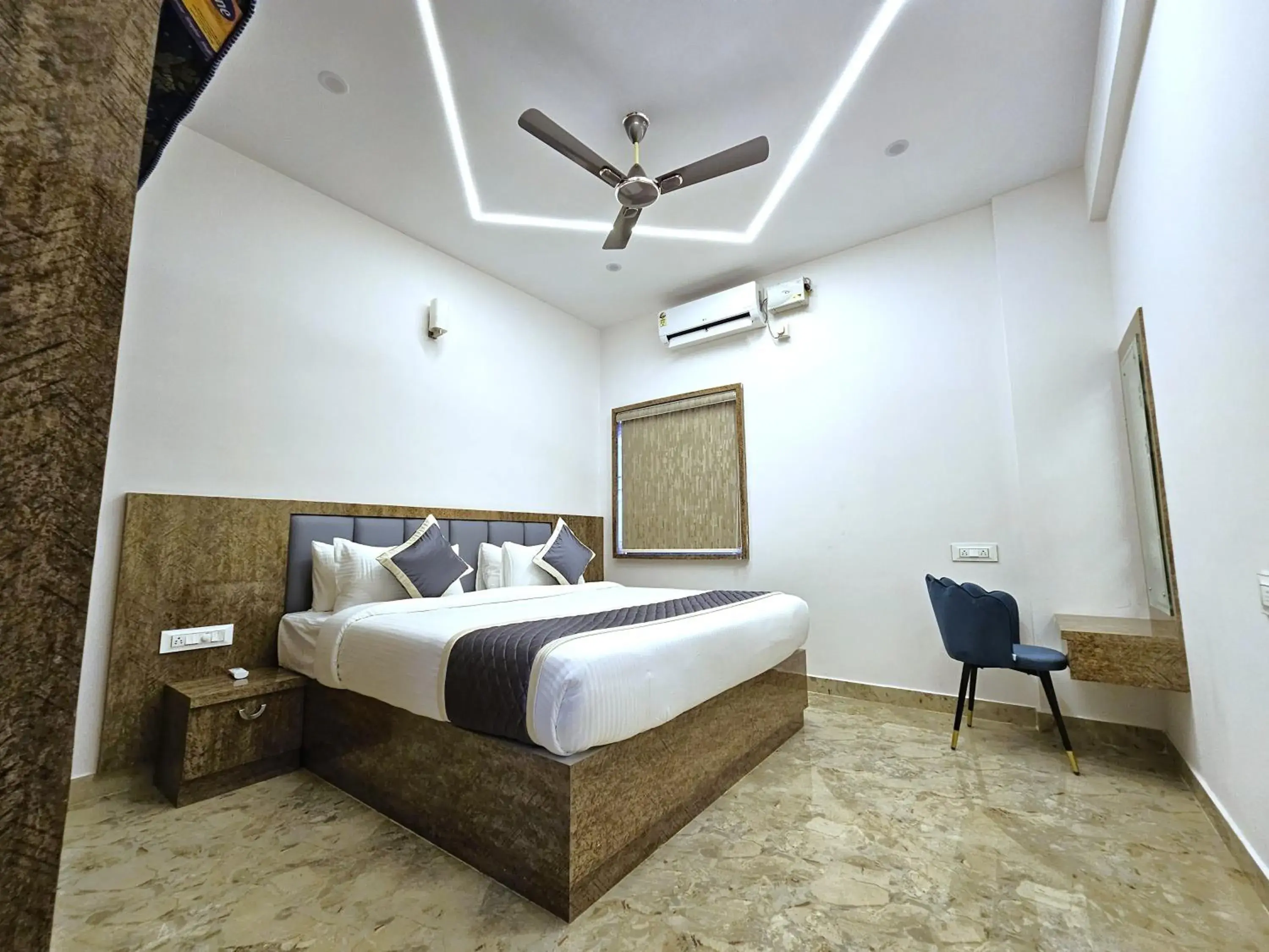 Two-Bedroom Apartment in City Service Apartment Two-Bedroom Apartment in City Service Apartment