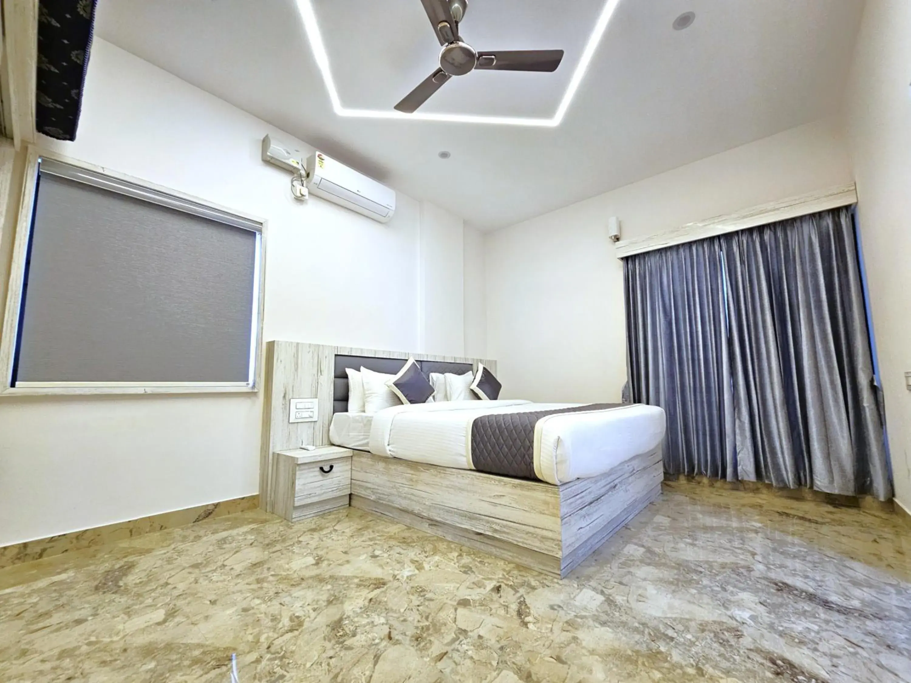 Two-Bedroom Apartment in City Service Apartment Two-Bedroom Apartment in City Service Apartment