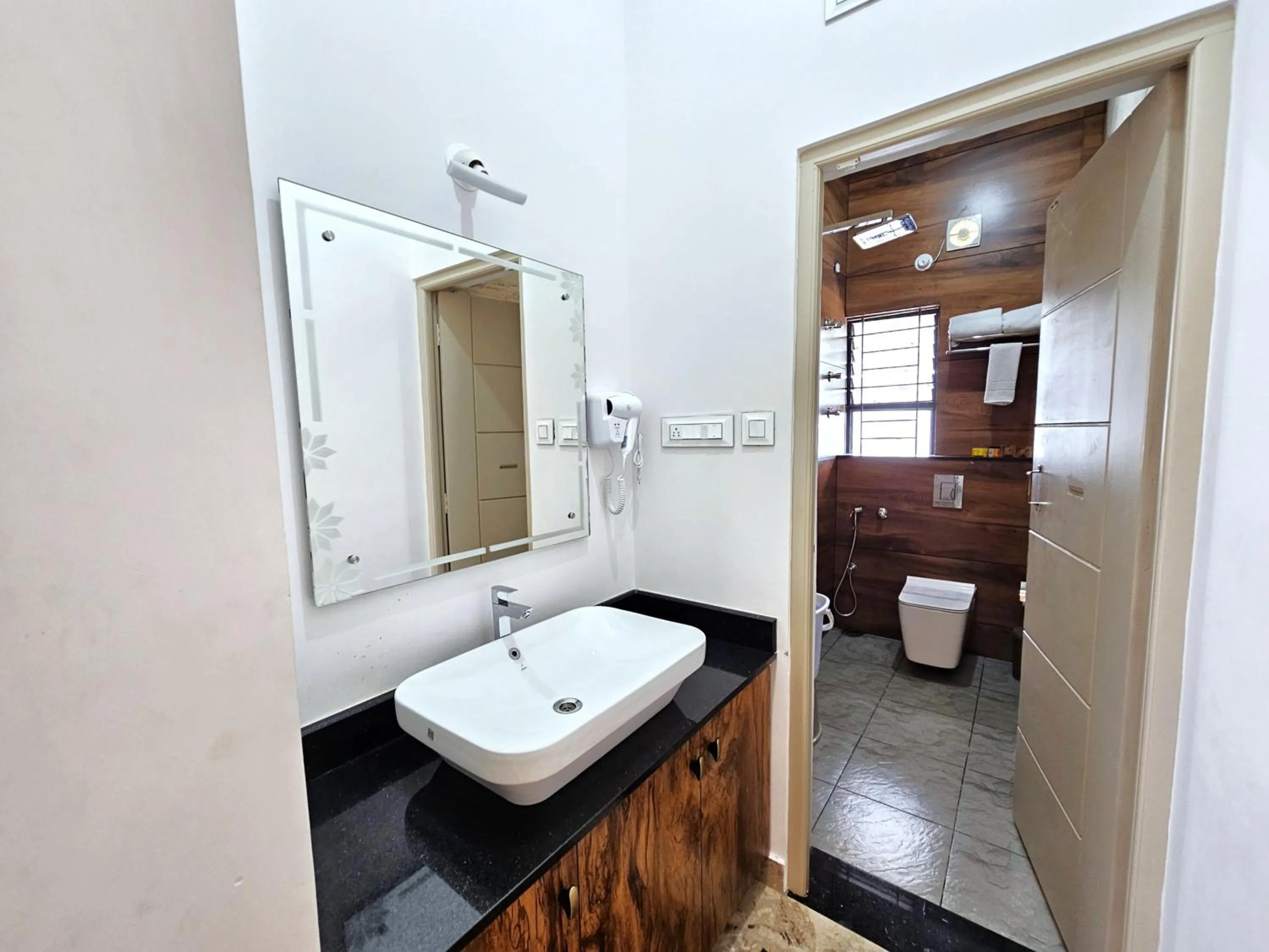 Toilet in City Service Apartment
