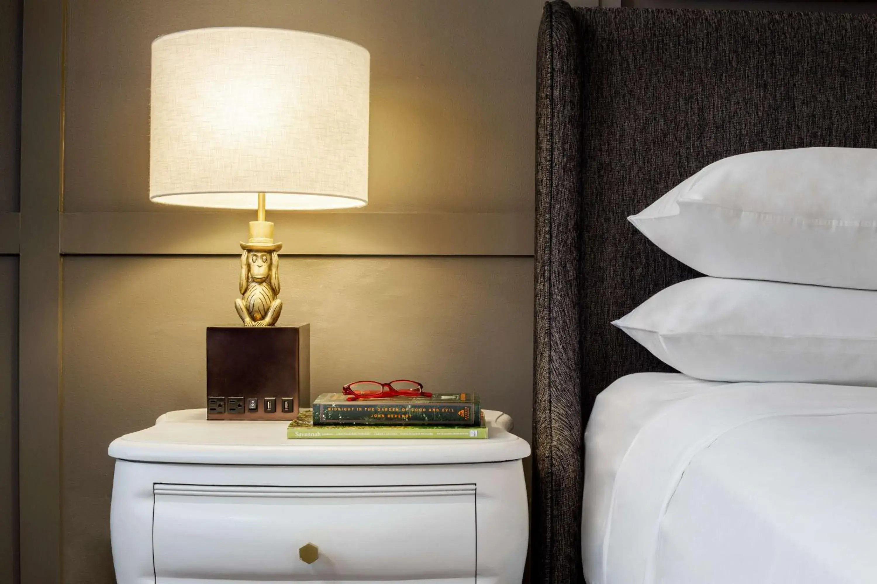 Bedroom, Bed in Andaz Savannah, By Hyatt Bedroom, Bed in Andaz Savannah, By Hyatt