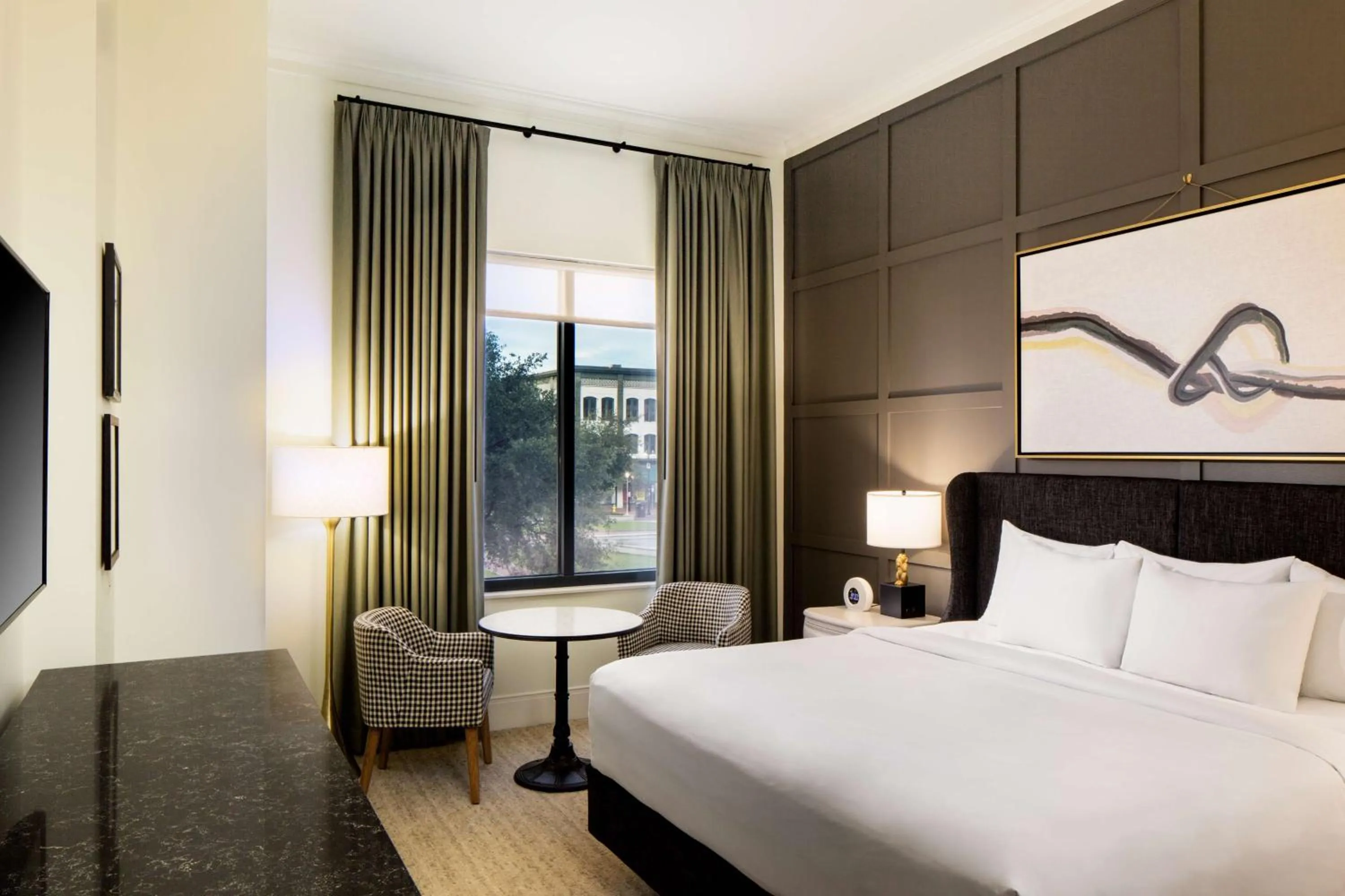 Bedroom, Bed in Andaz Savannah, By Hyatt