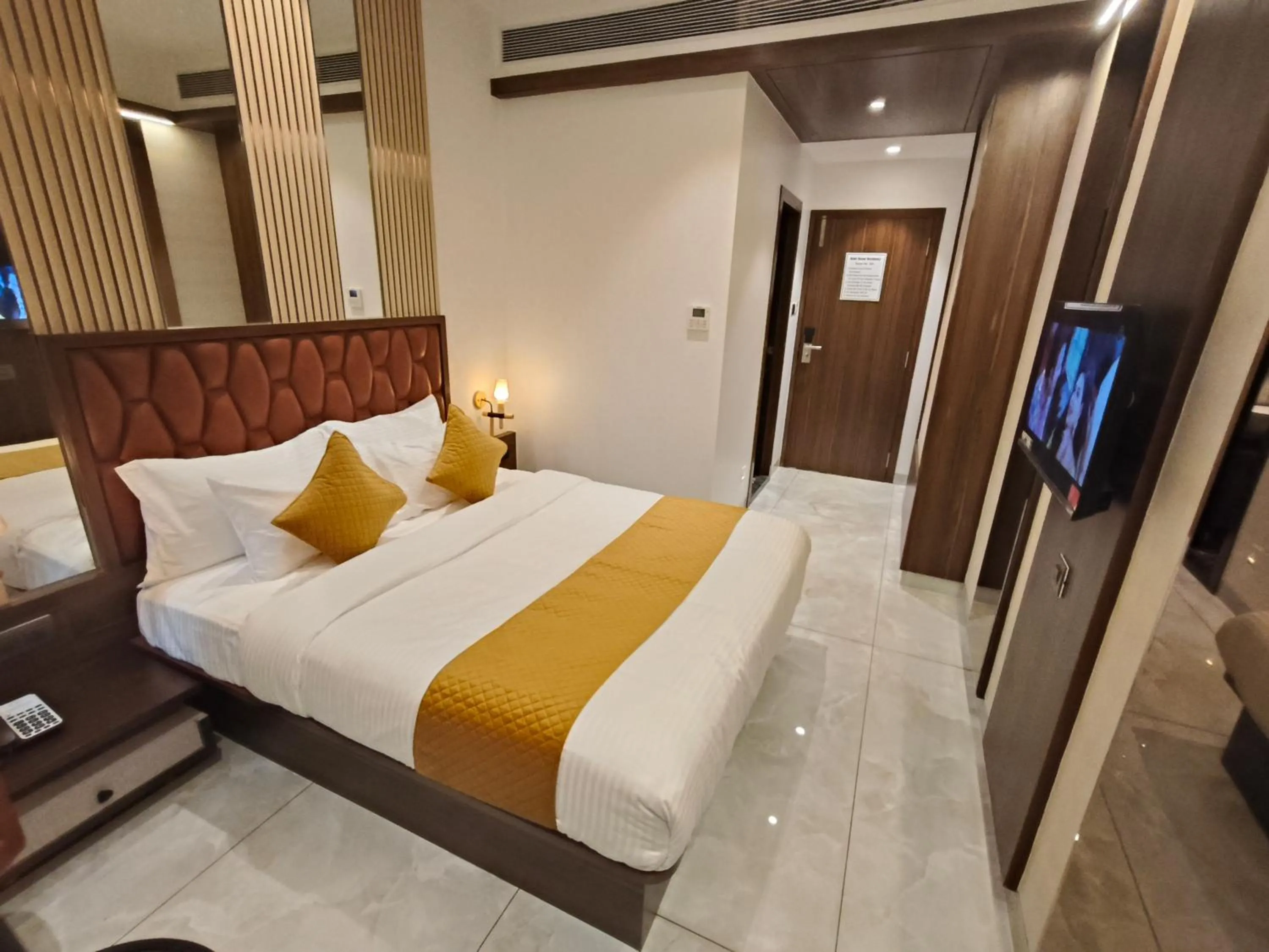 Bed in Hotel Ocean Residency Thane West
