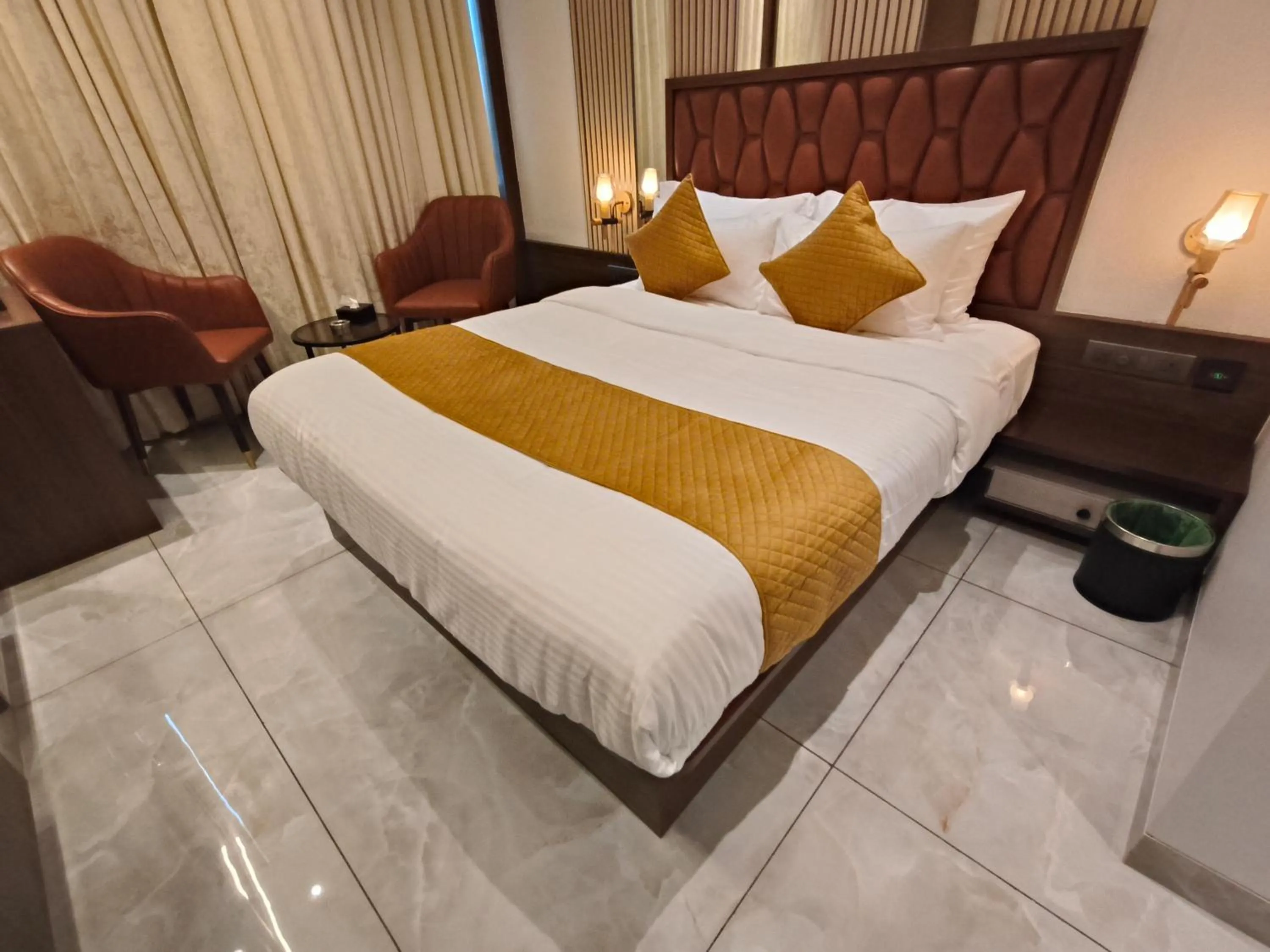 Bed in Hotel Ocean Residency Thane West