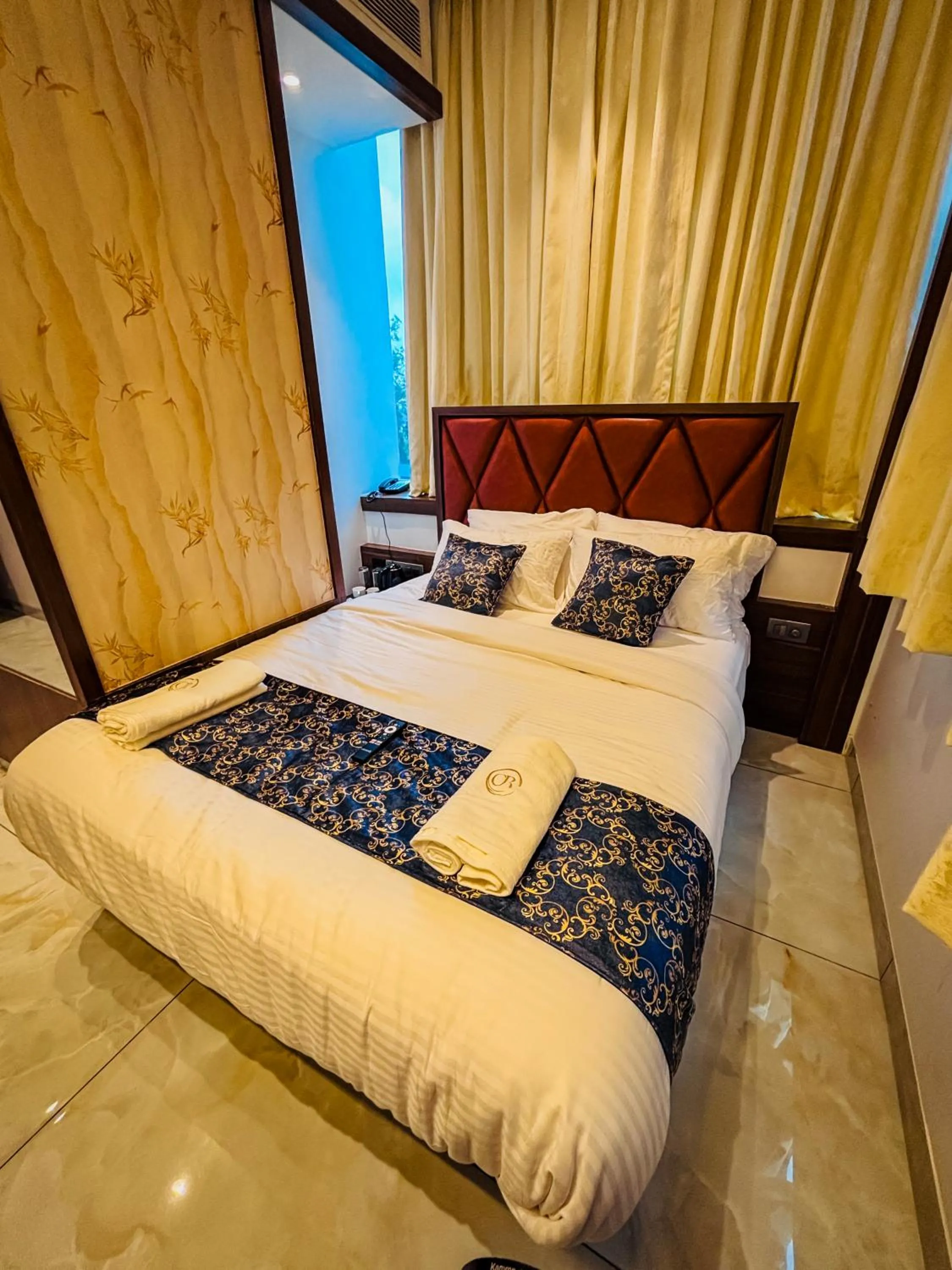 Bed in Hotel Ocean Residency Thane West