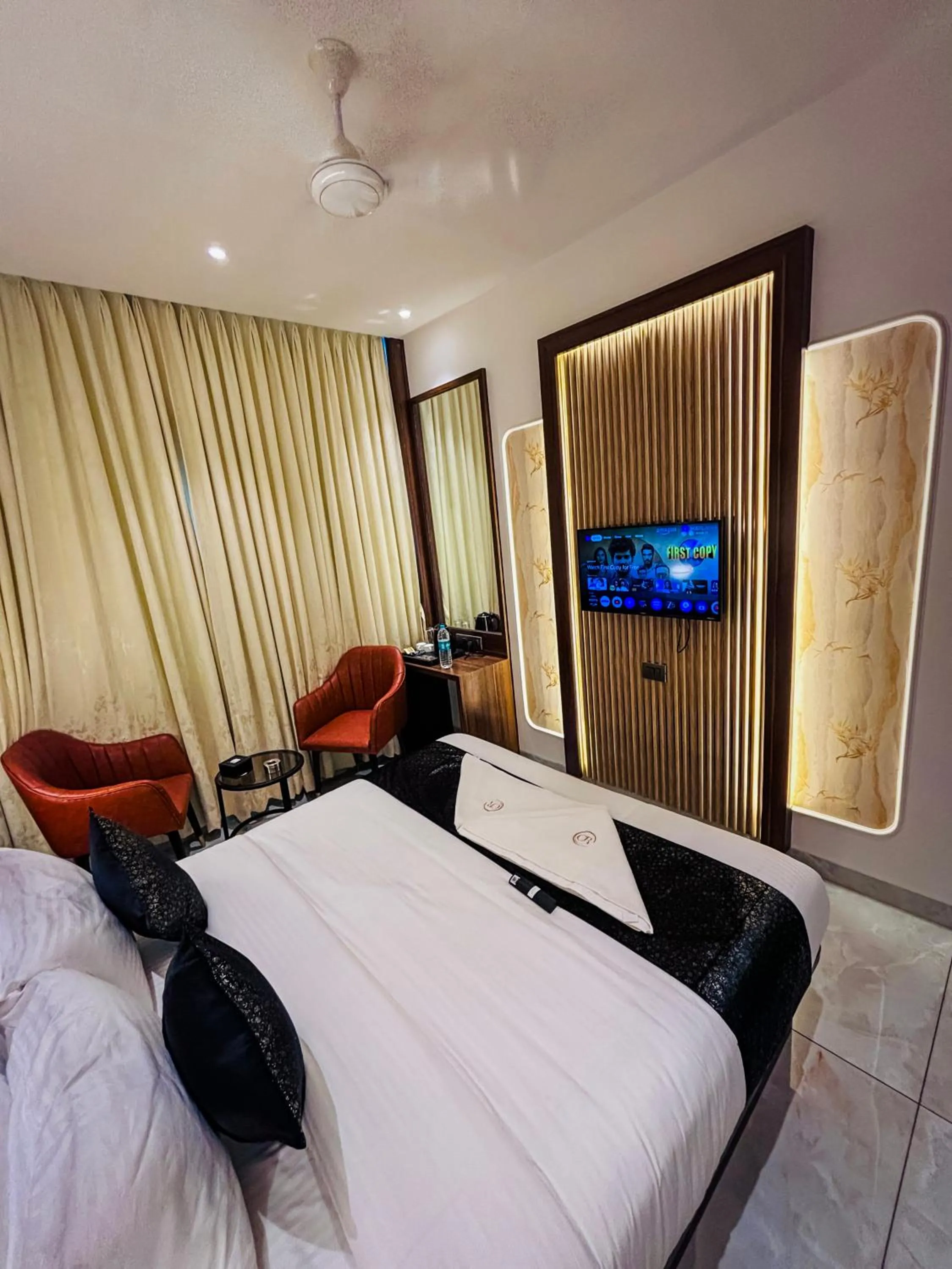 Bed in Hotel Ocean Residency Thane West