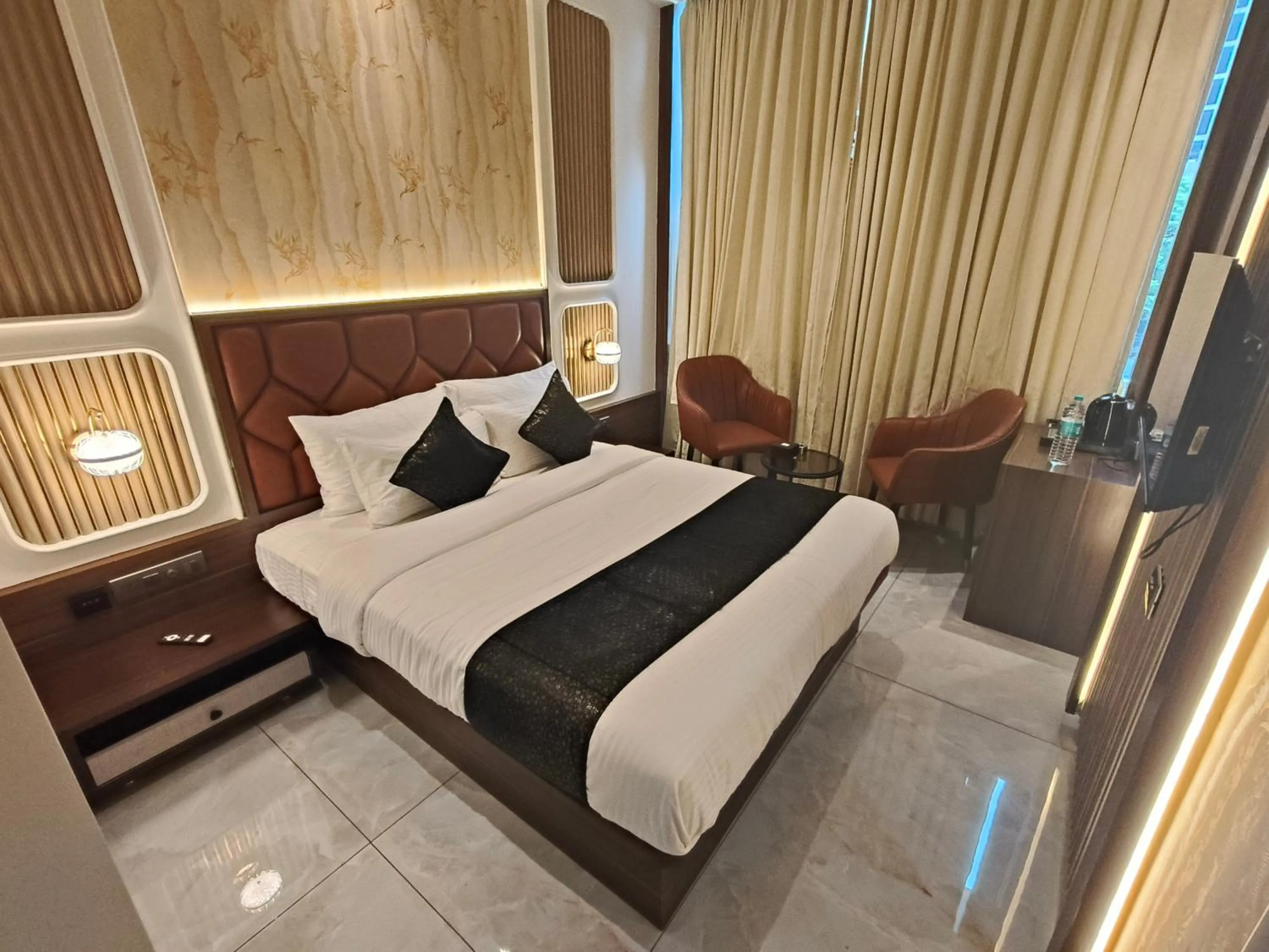 Bed in Hotel Ocean Residency Thane West