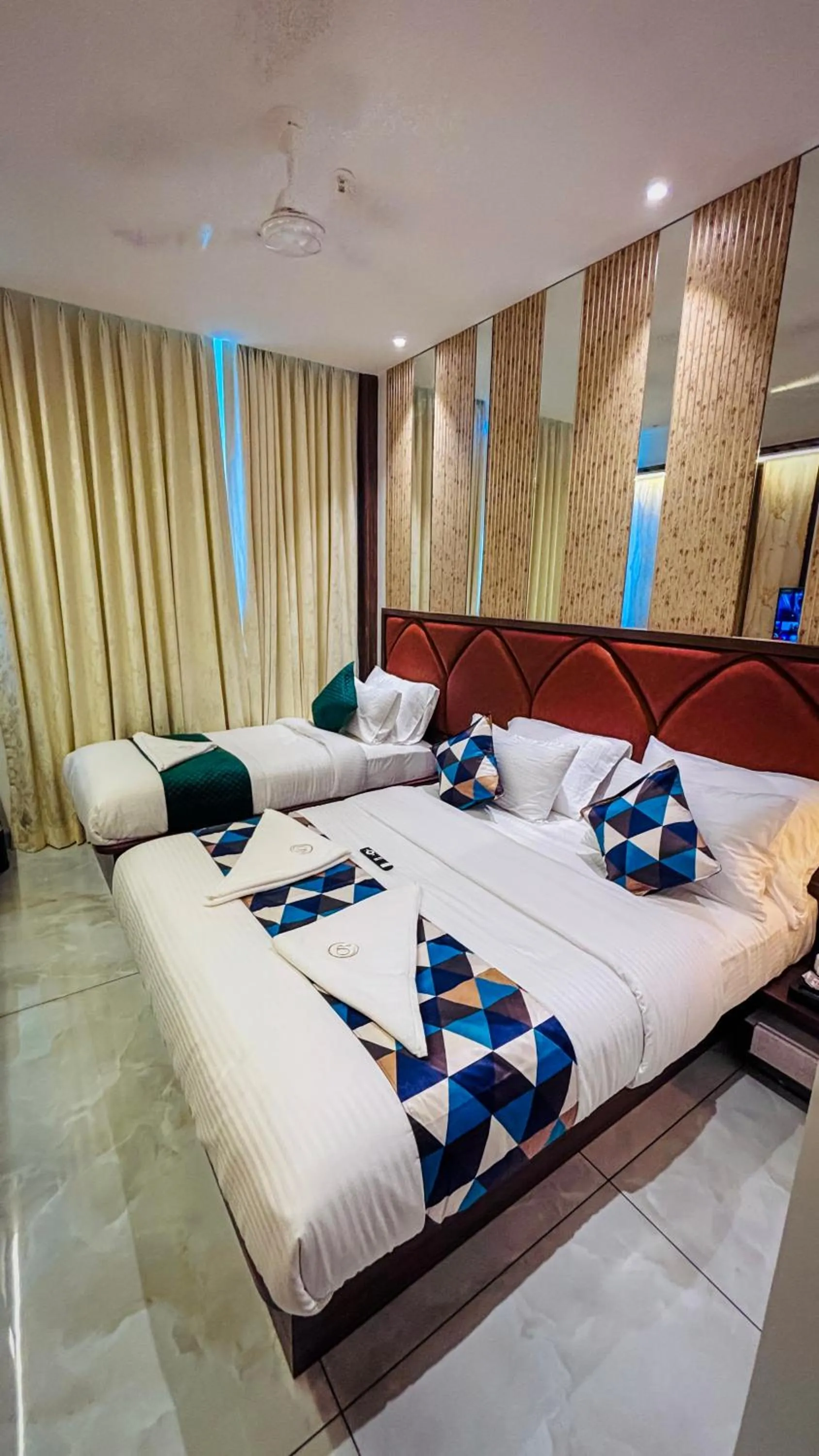 Bed in Hotel Ocean Residency Thane West