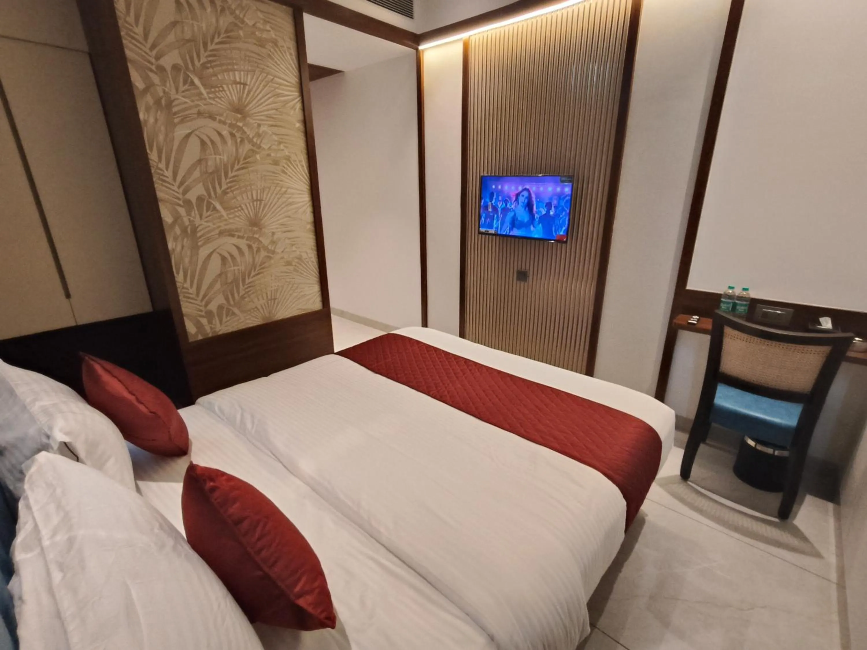 Bed in Hotel Ocean Residency Thane West