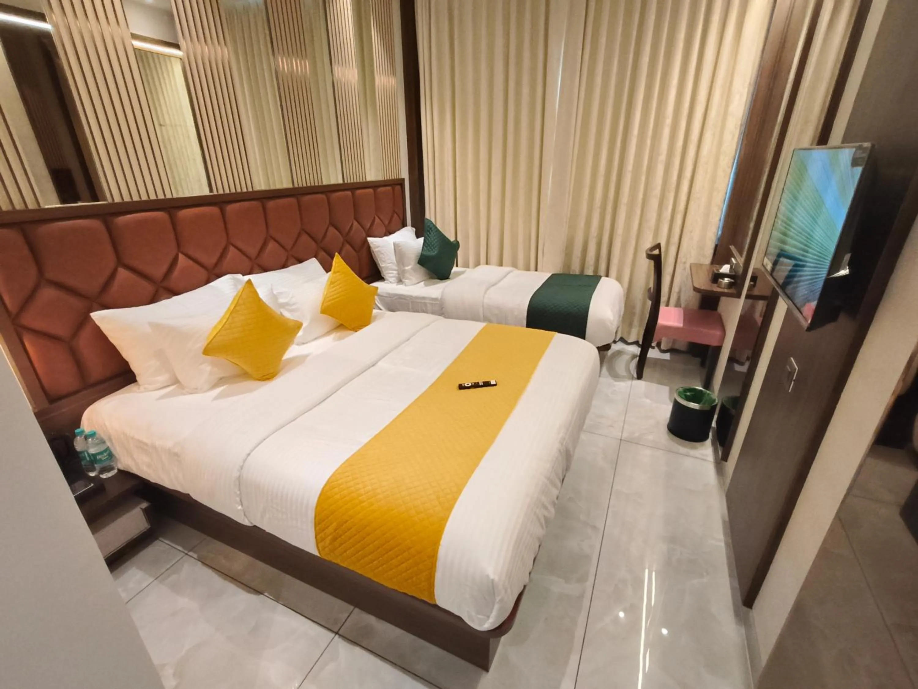 Bed in Hotel Ocean Residency Thane West