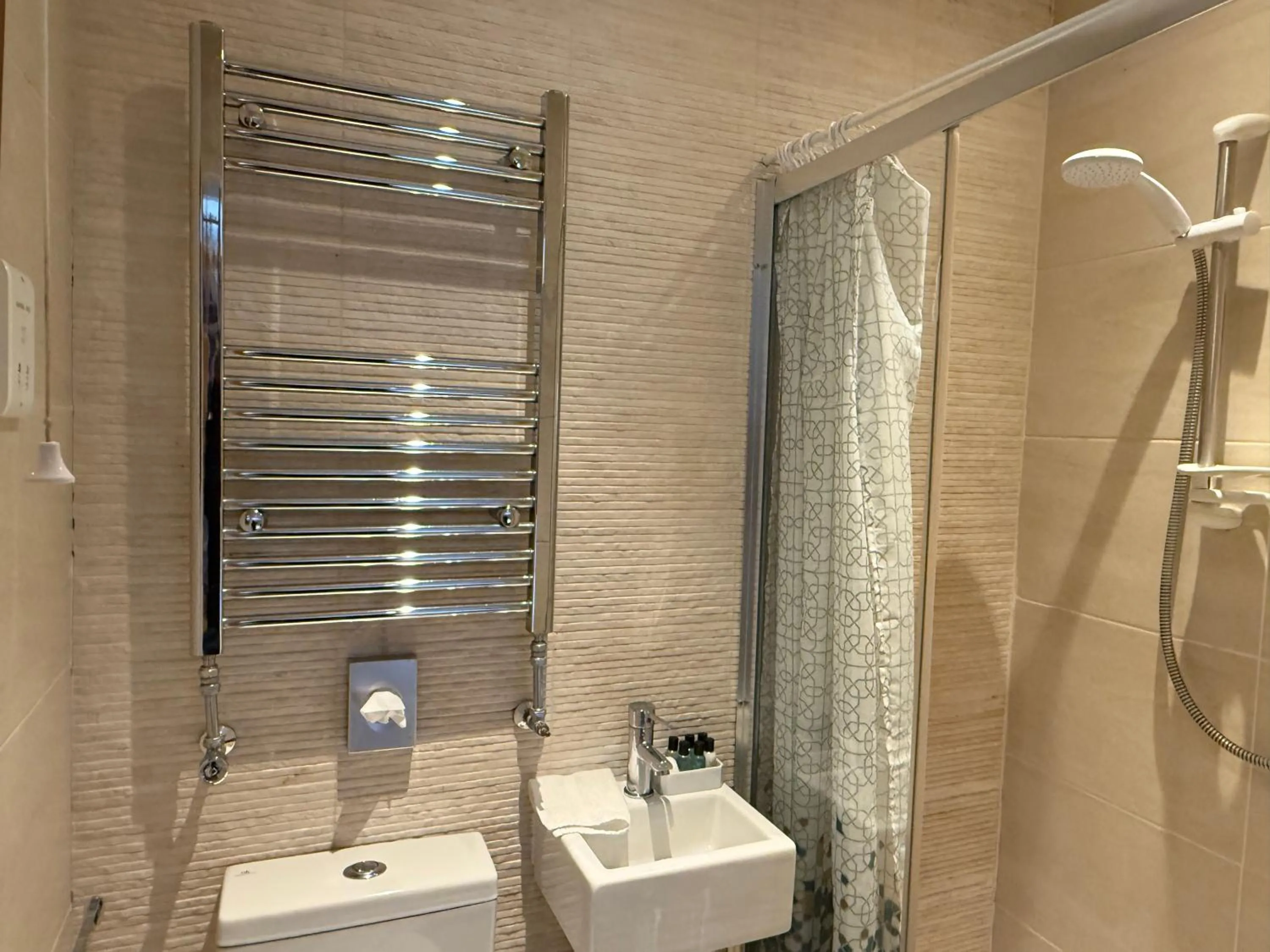 Shower in The Gillygate Inn