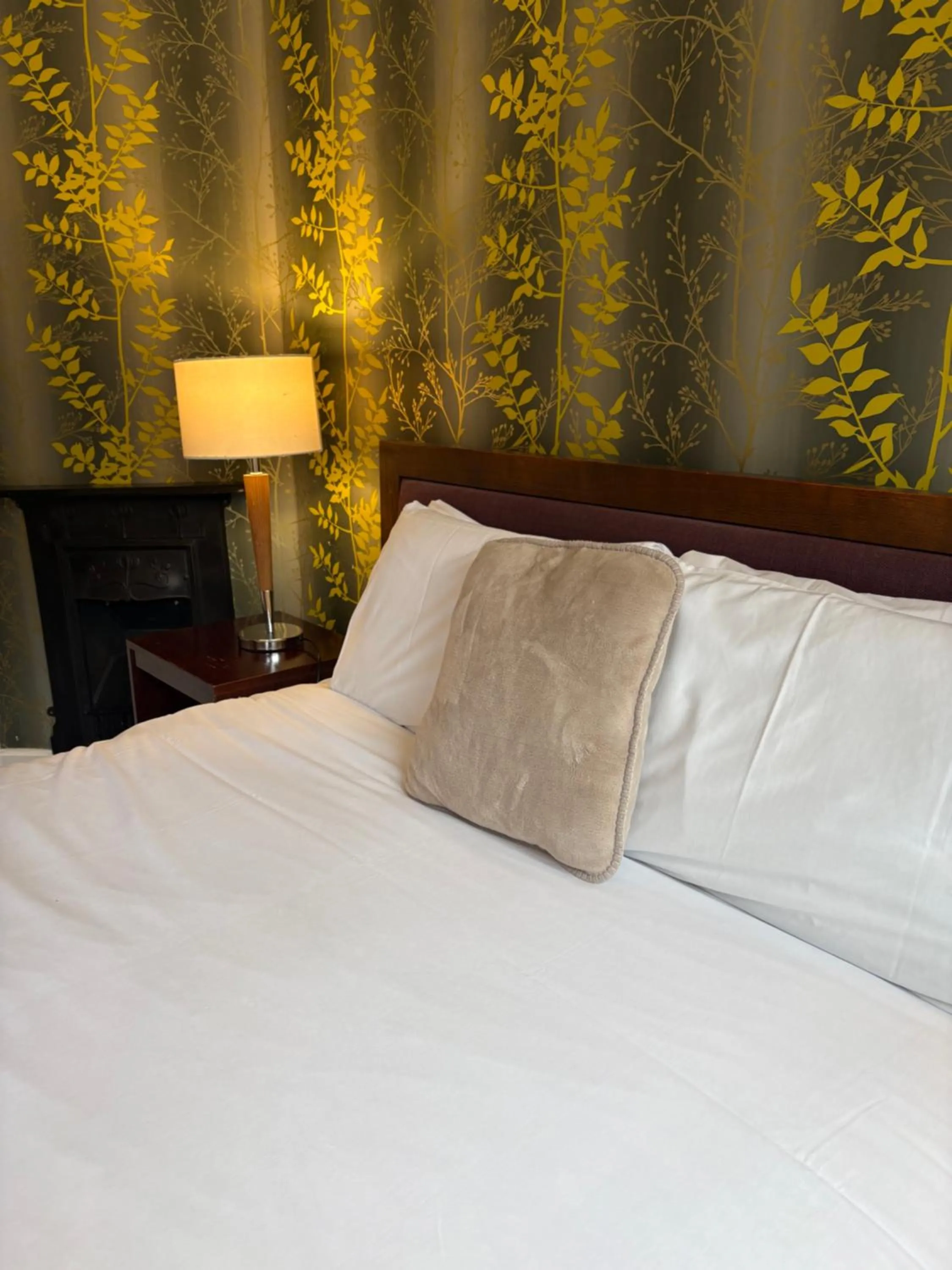 Bedroom, Bed in The Gillygate Inn