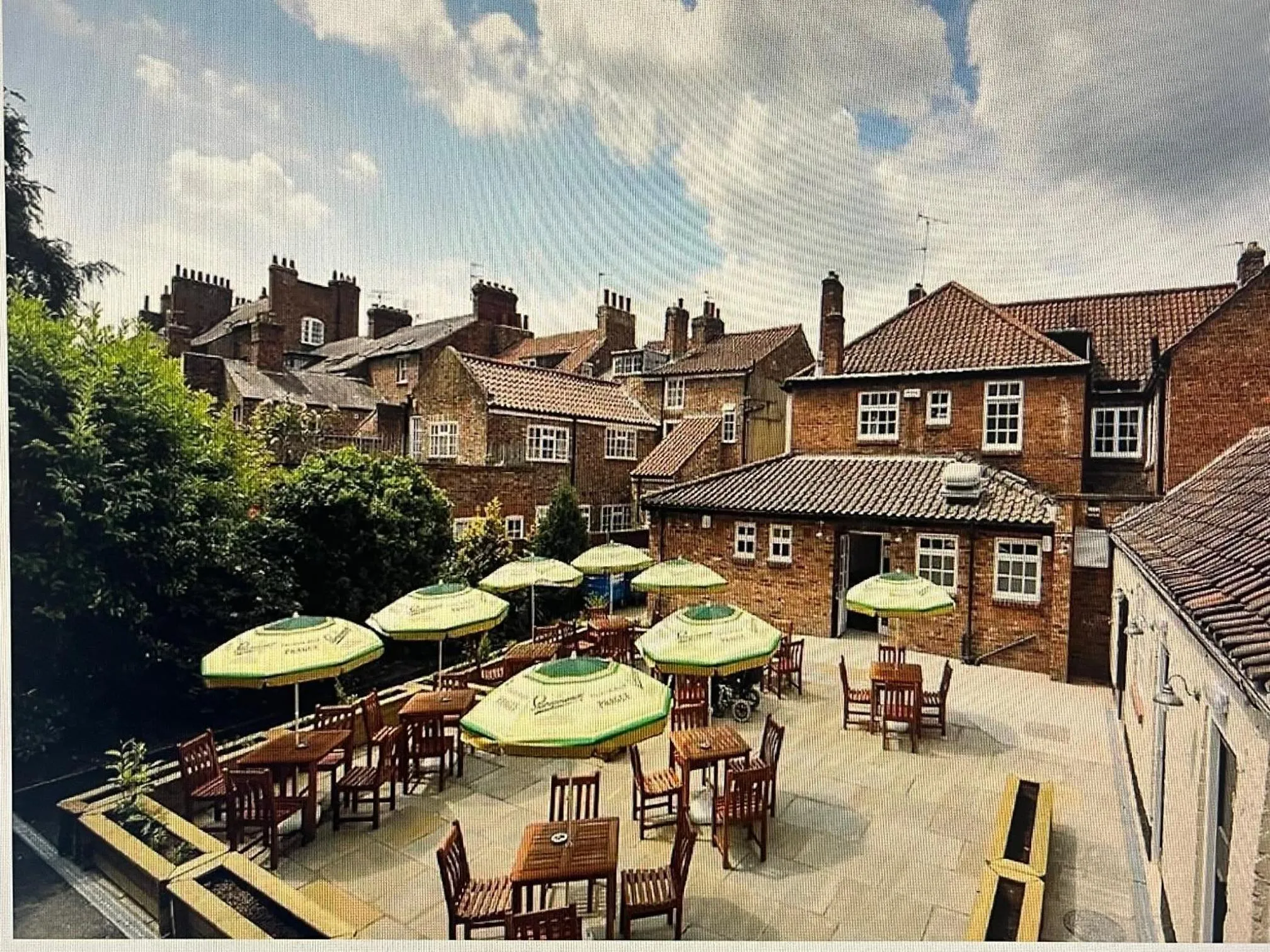 Garden in The Gillygate Inn