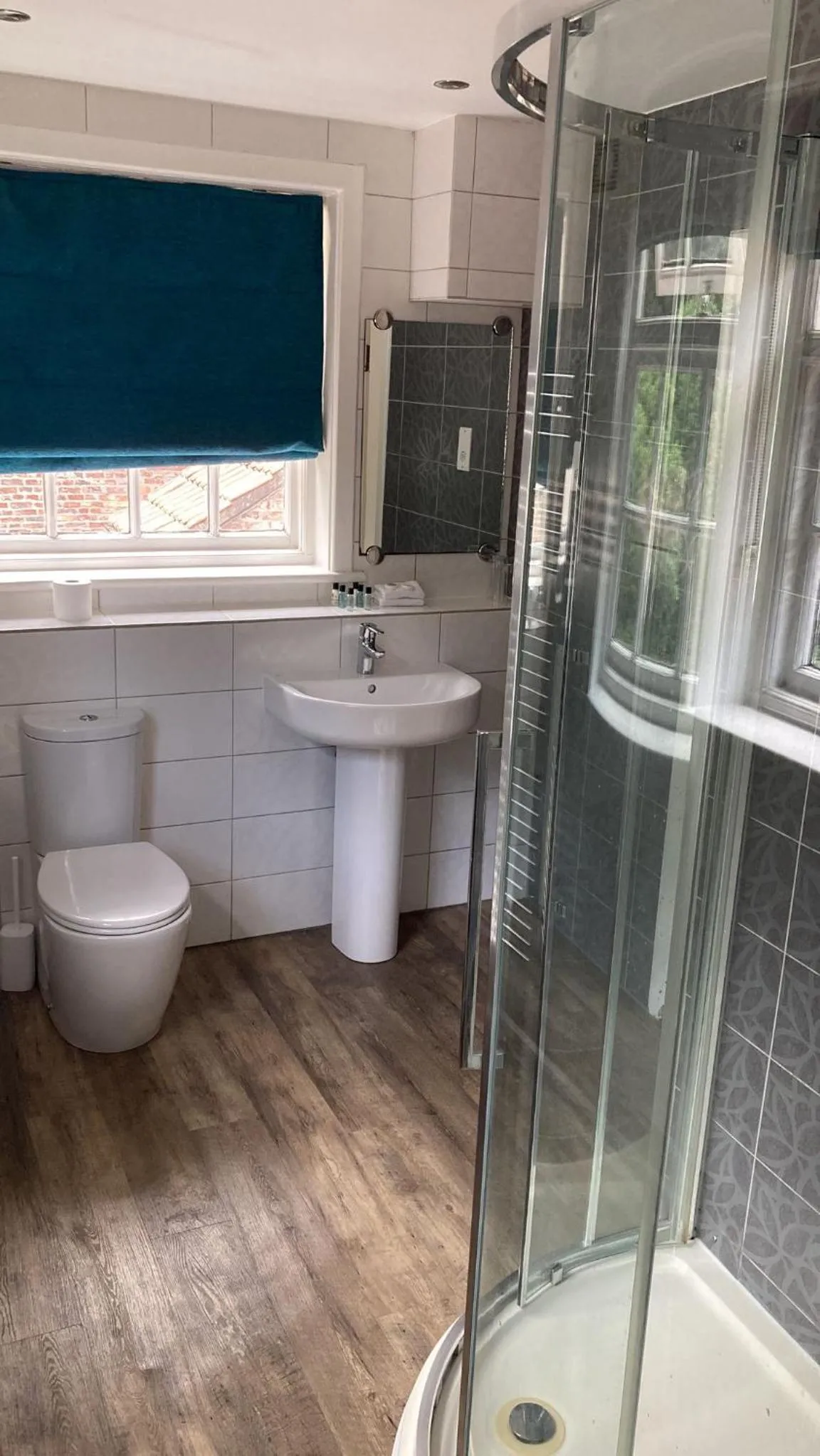 Shower in The Gillygate Inn