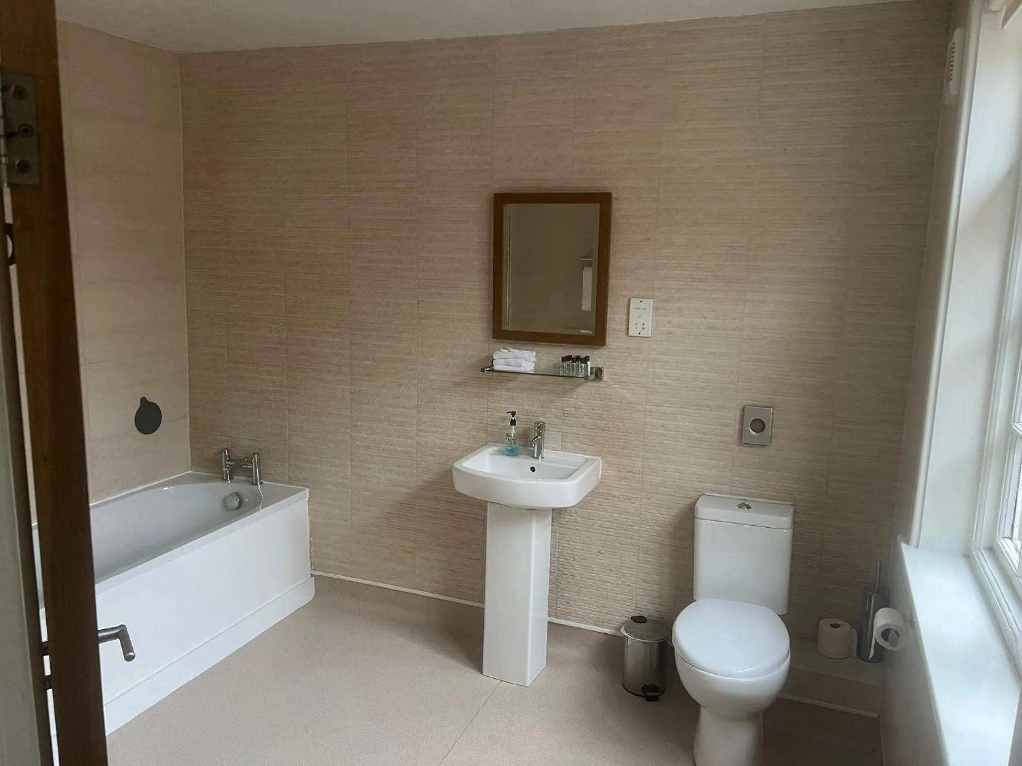 Bathroom in The Gillygate Inn