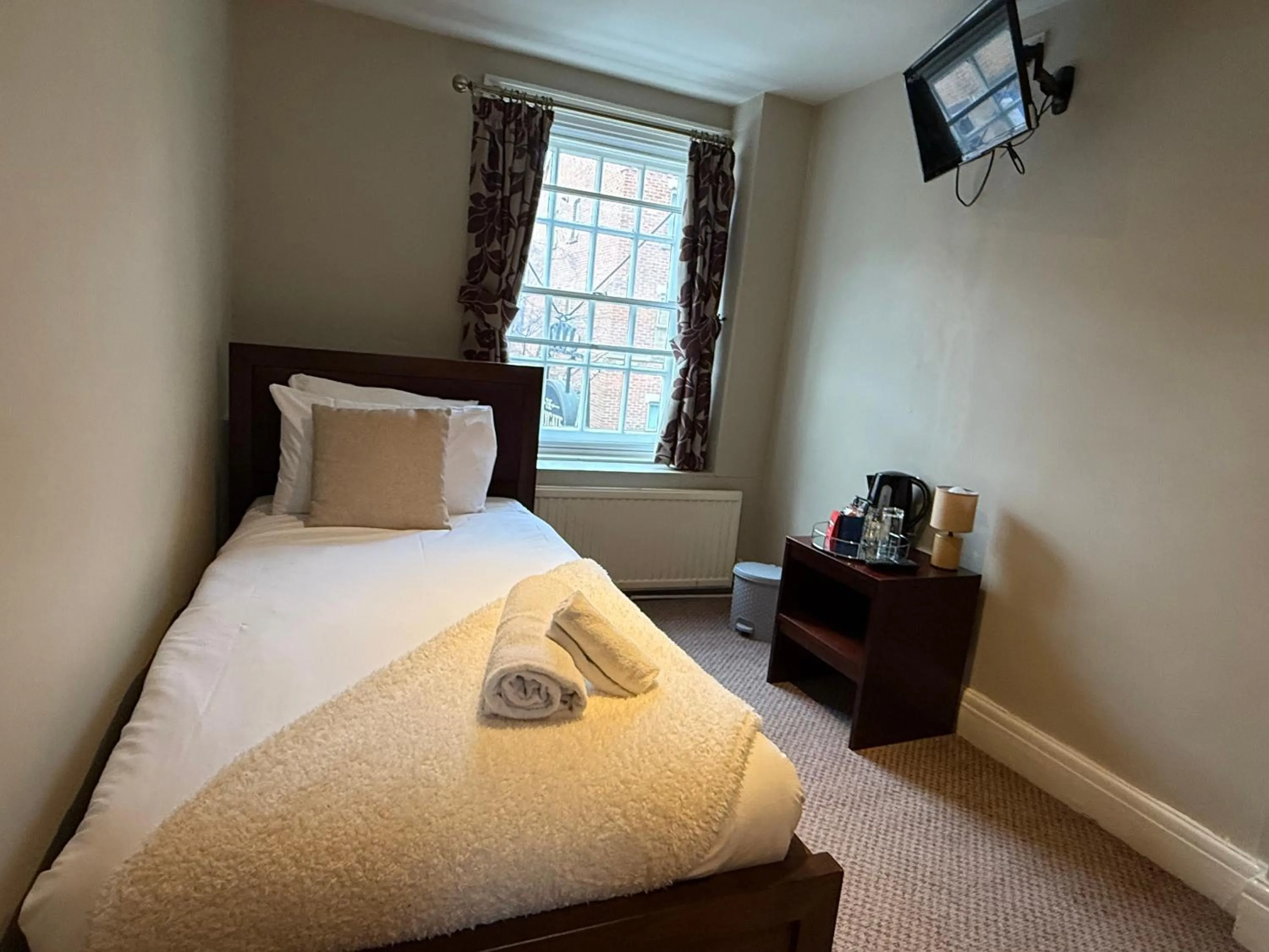 Coffee/tea facilities, Bed in The Gillygate Inn