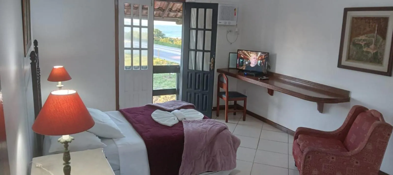 Photo of the whole room, Bed in Atlântico Hotel