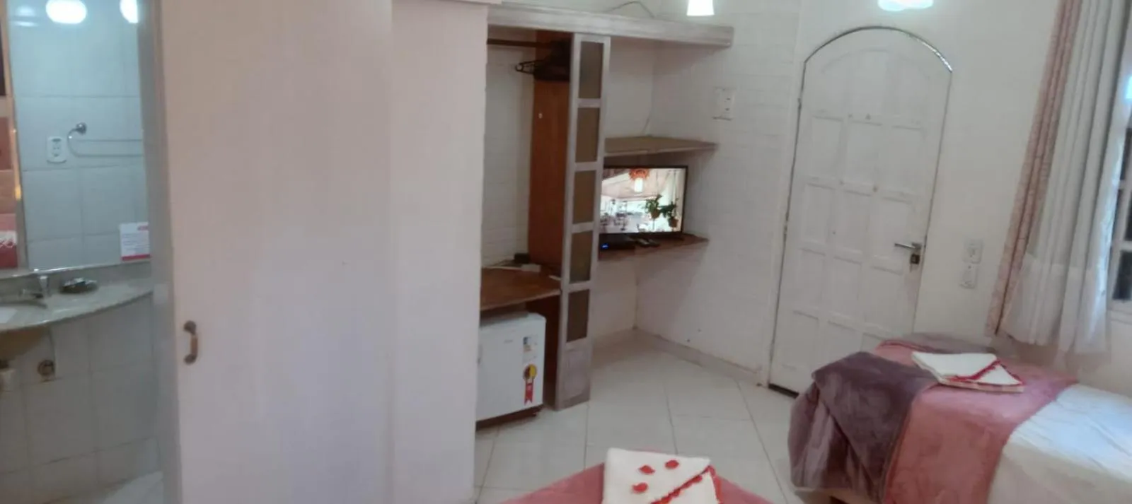 Photo of the whole room, Bed in Atlântico Hotel