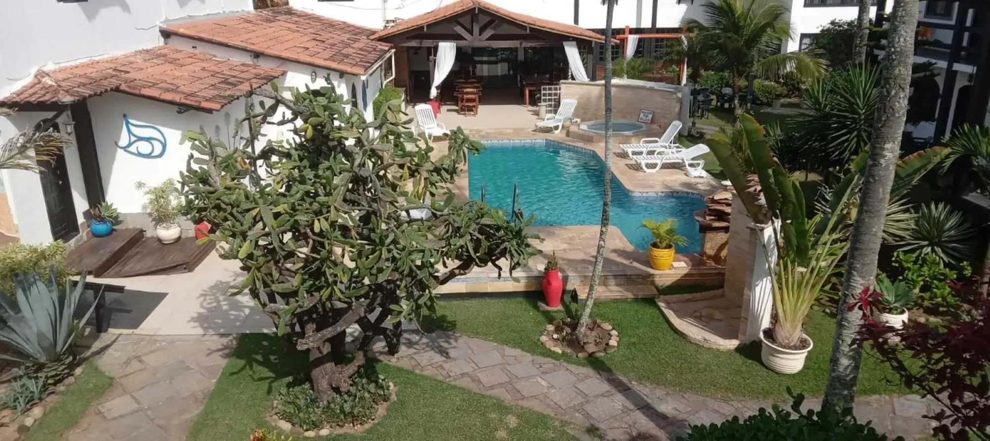 Swimming pool in Atlântico Hotel