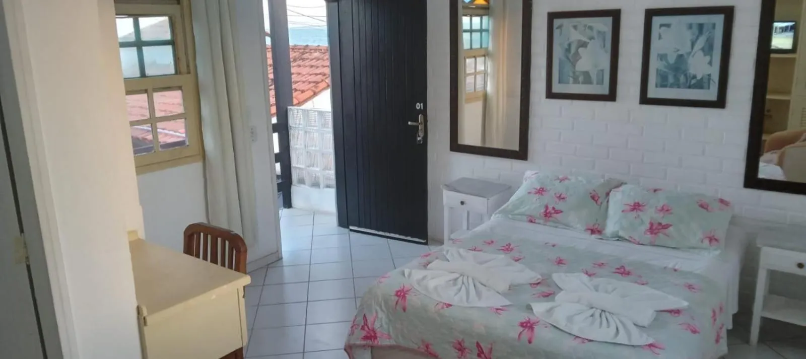 Bed in Atlântico Hotel