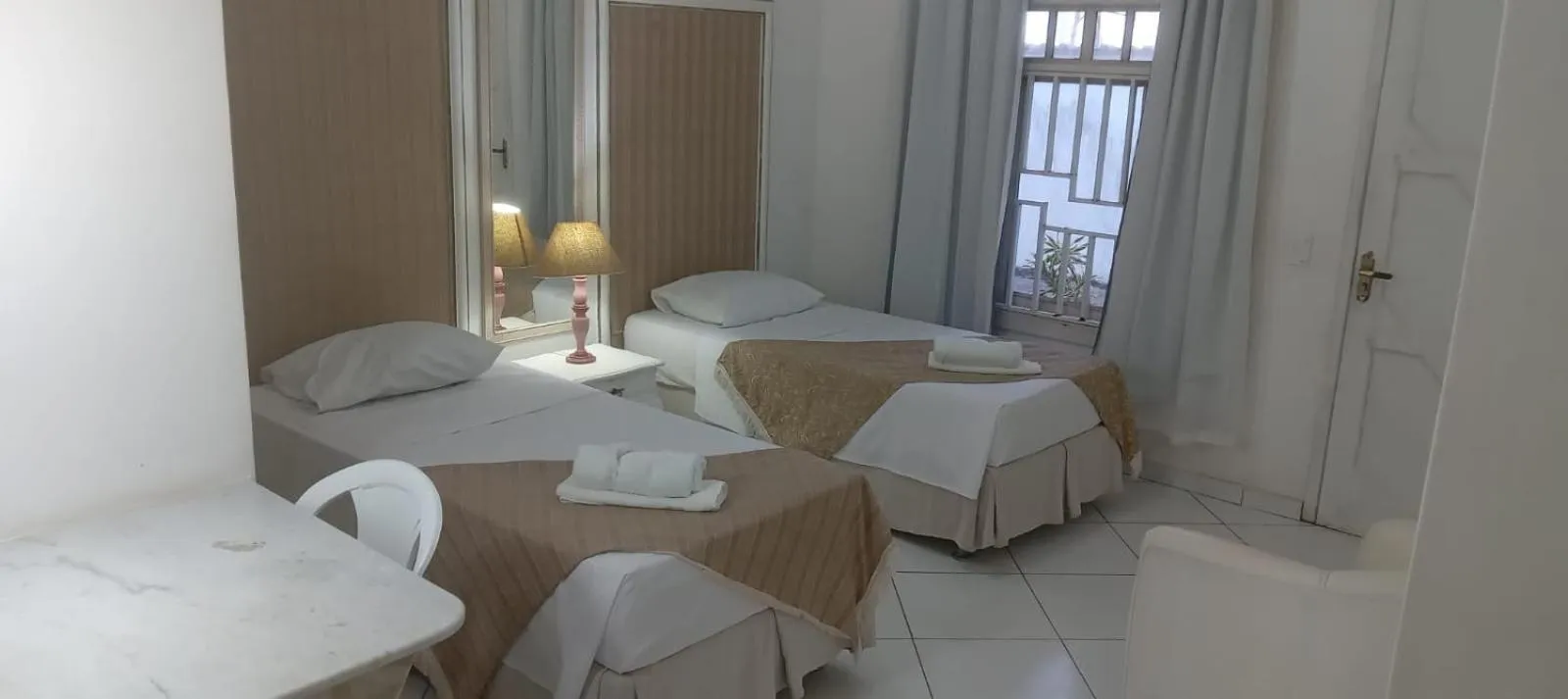 Photo of the whole room, Bed in Atlântico Hotel