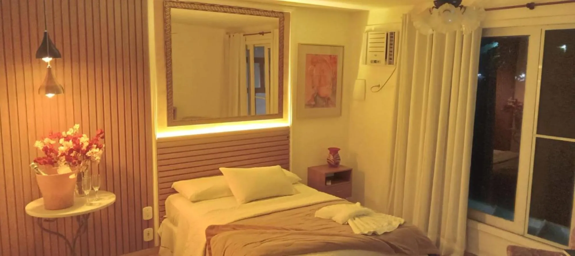 Photo of the whole room, Bed in Atlântico Hotel