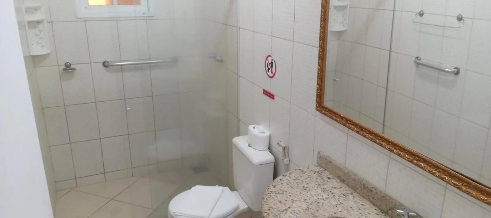 Photo of the whole room in Atlântico Hotel