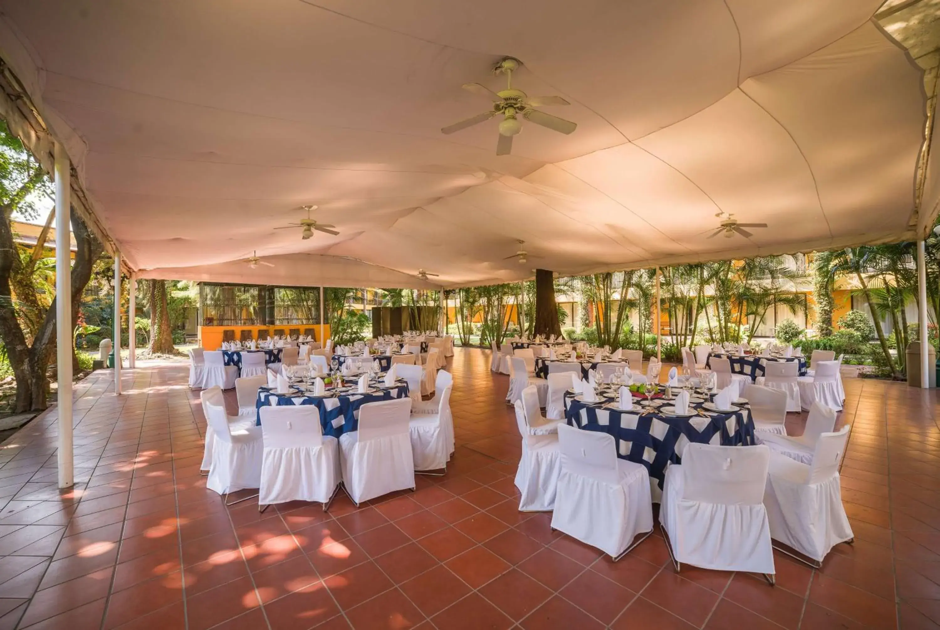 On site, Banquet Facilities in Wyndham Garden Guadalajara Expo Plaza del Sol