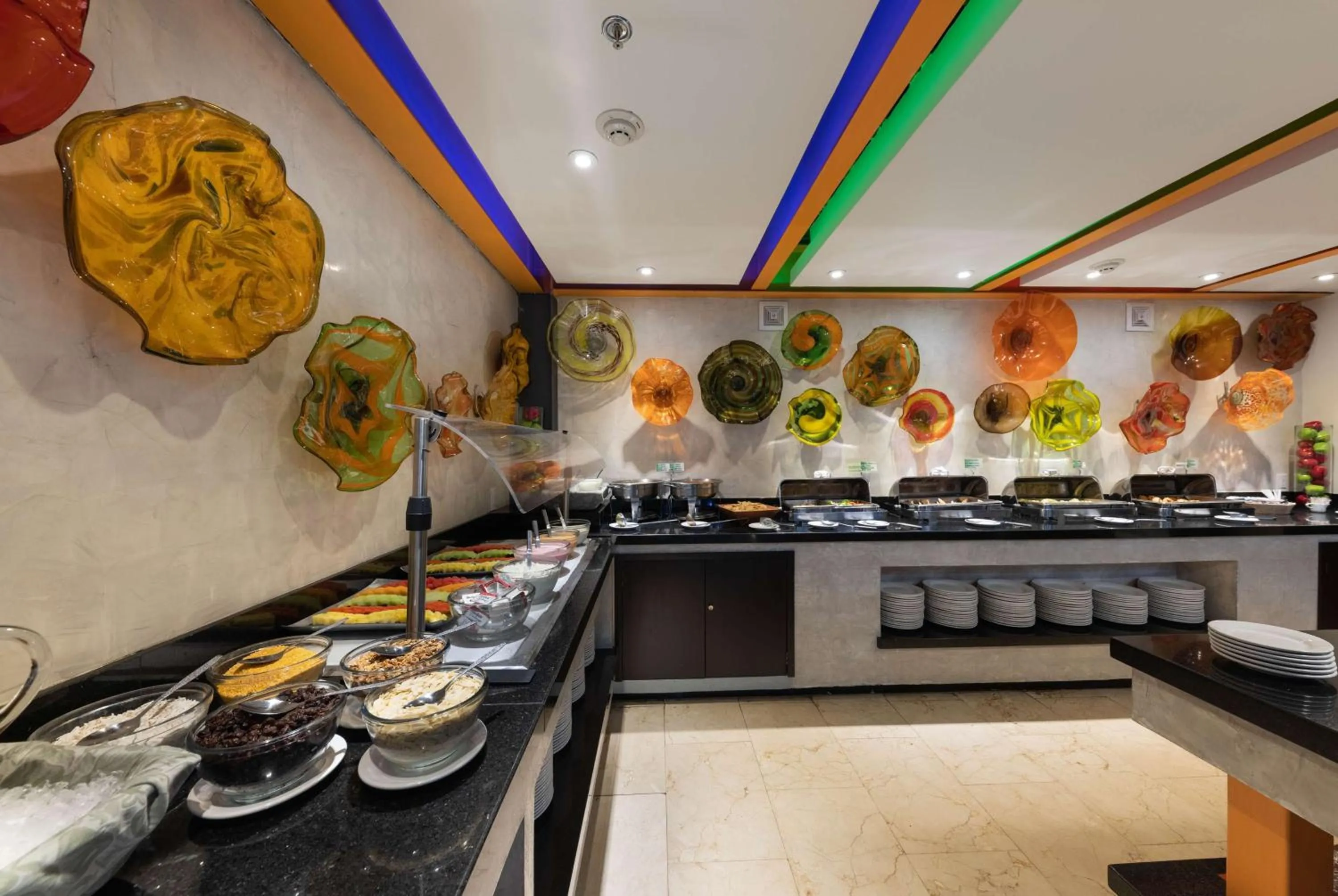 Restaurant/places to eat in Wyndham Garden Guadalajara Expo Plaza del Sol