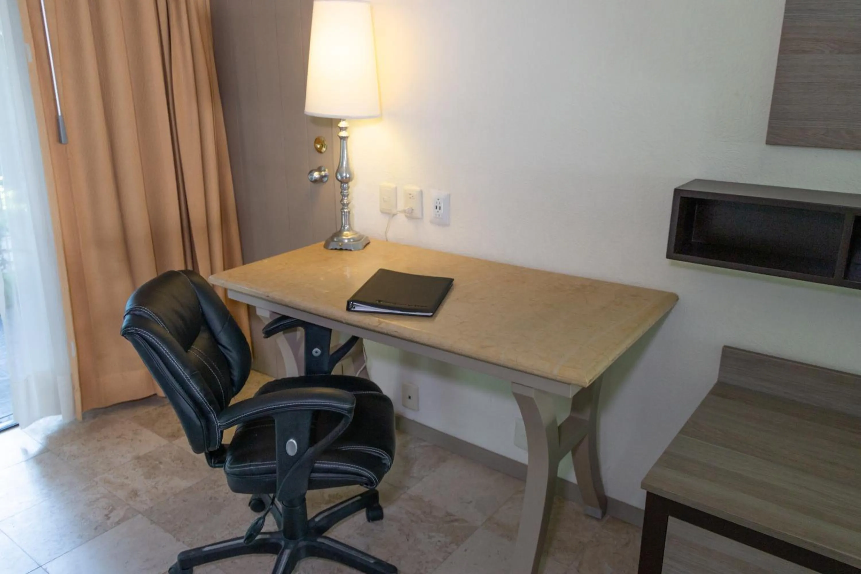 Photo of the whole room in Wyndham Garden Guadalajara Expo Plaza del Sol