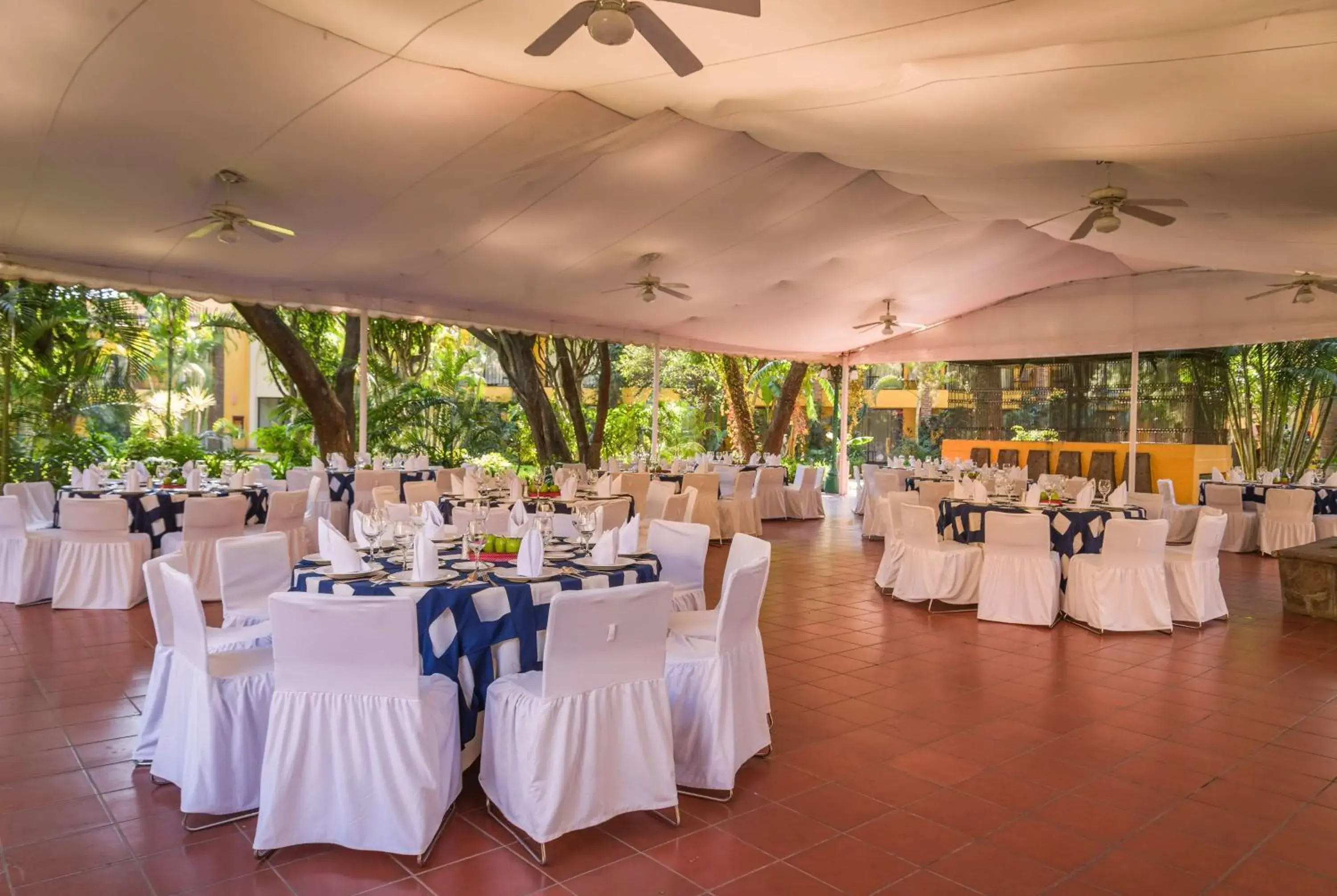 On site, Banquet Facilities in Wyndham Garden Guadalajara Expo Plaza del Sol